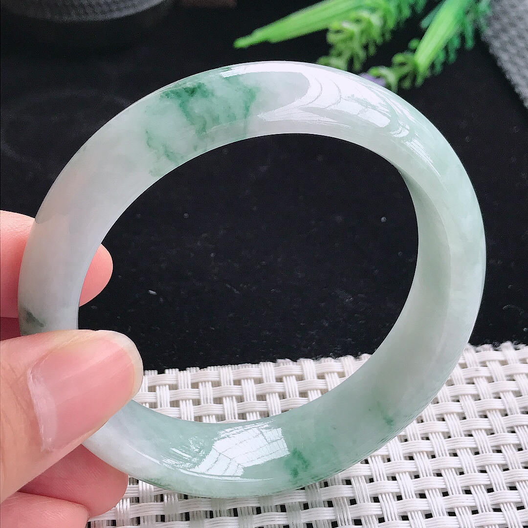 实拍A货翡翠58.5/15.8/8.8老坑精美温润飘花轮胎手镯宽边玉镯平安镯