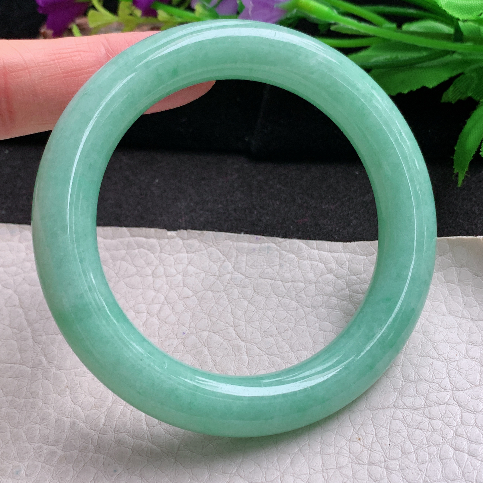 yh实拍57.5*11.3美人镯 天然缅甸翡翠a货手镯满绿圆条玉镯子