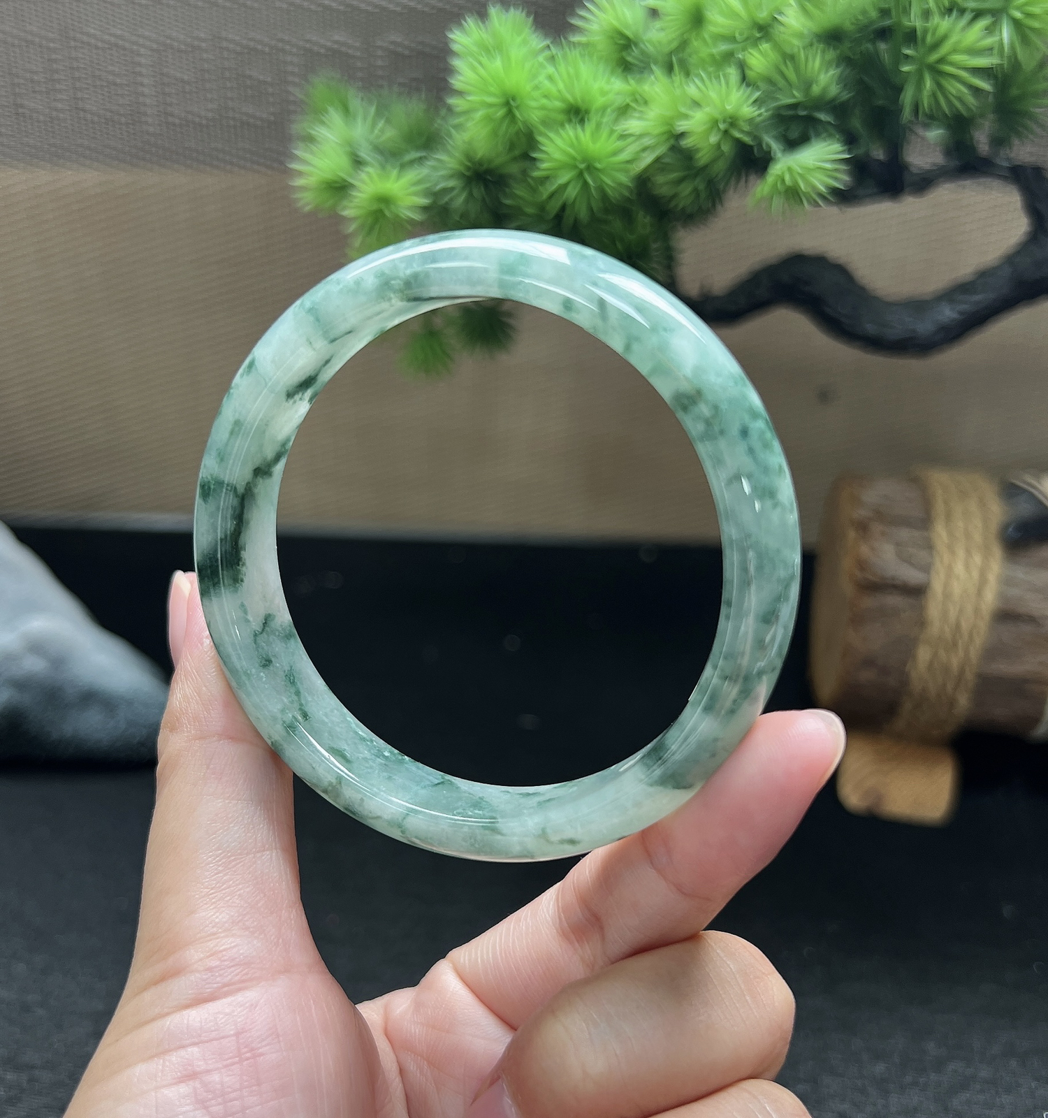 57.5圈口正圈飘花手镯