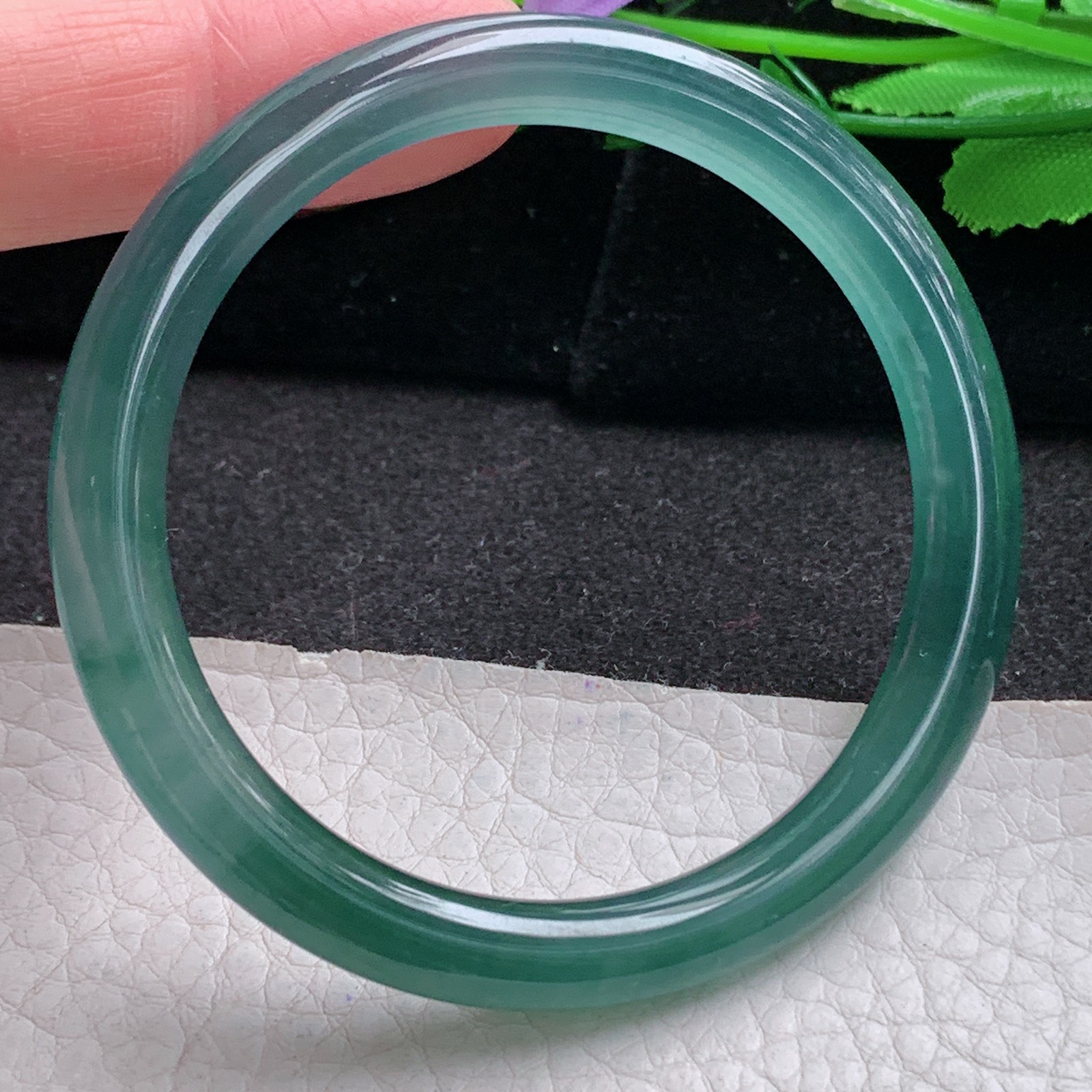 yh小圈口51.3*7*7.5美人镯 天然翡翠a货手镯冰绿圆条玉镯子