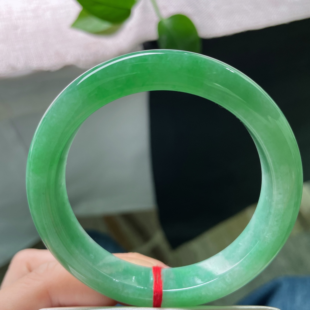 58.9/12.4/9.4，绿底正圈，割下江山最浓的一笔，为你铸了这枚月亮。无裂，ss53444a