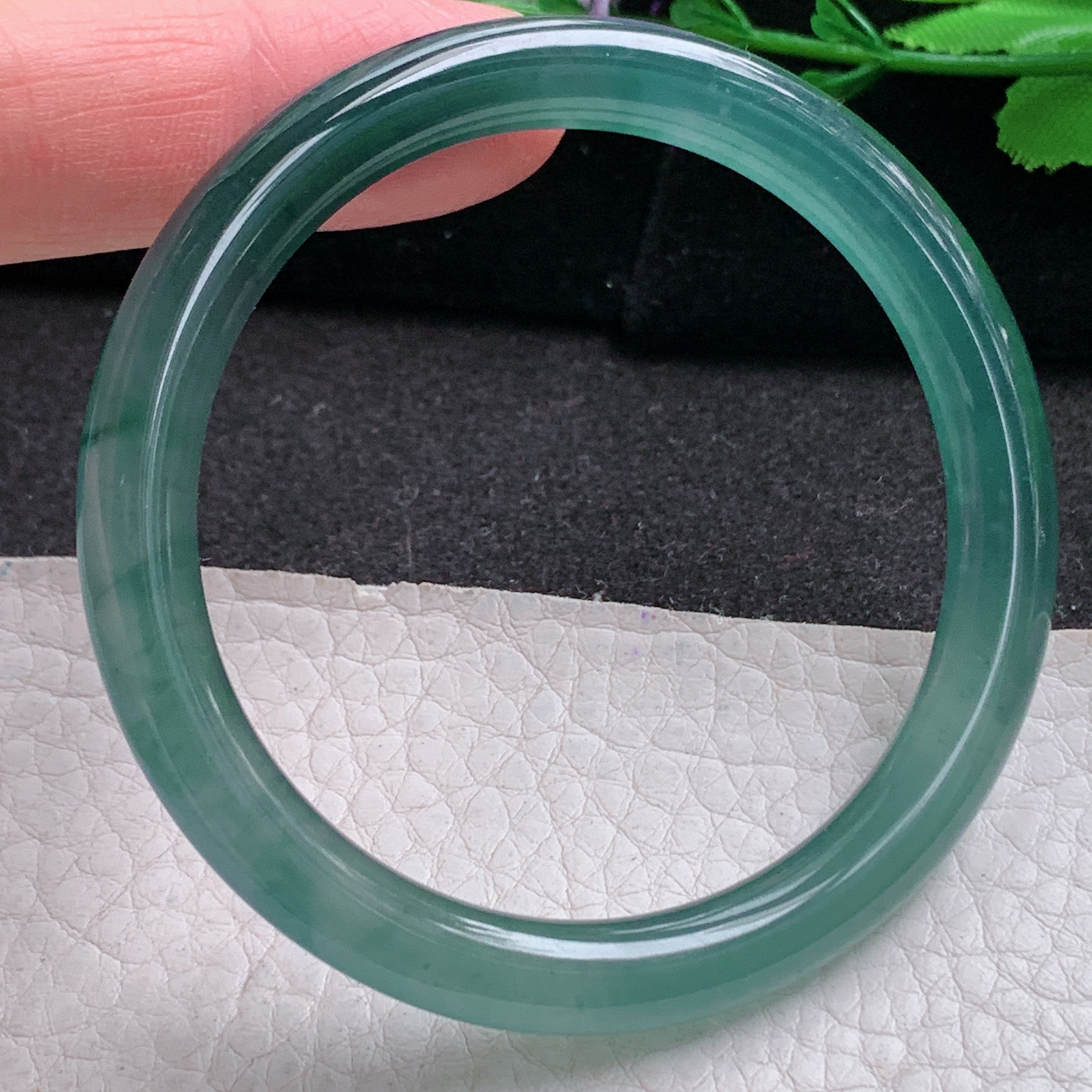 yh小圈口51.3*7*7.5美人镯 天然翡翠a货手镯冰绿圆条玉镯子