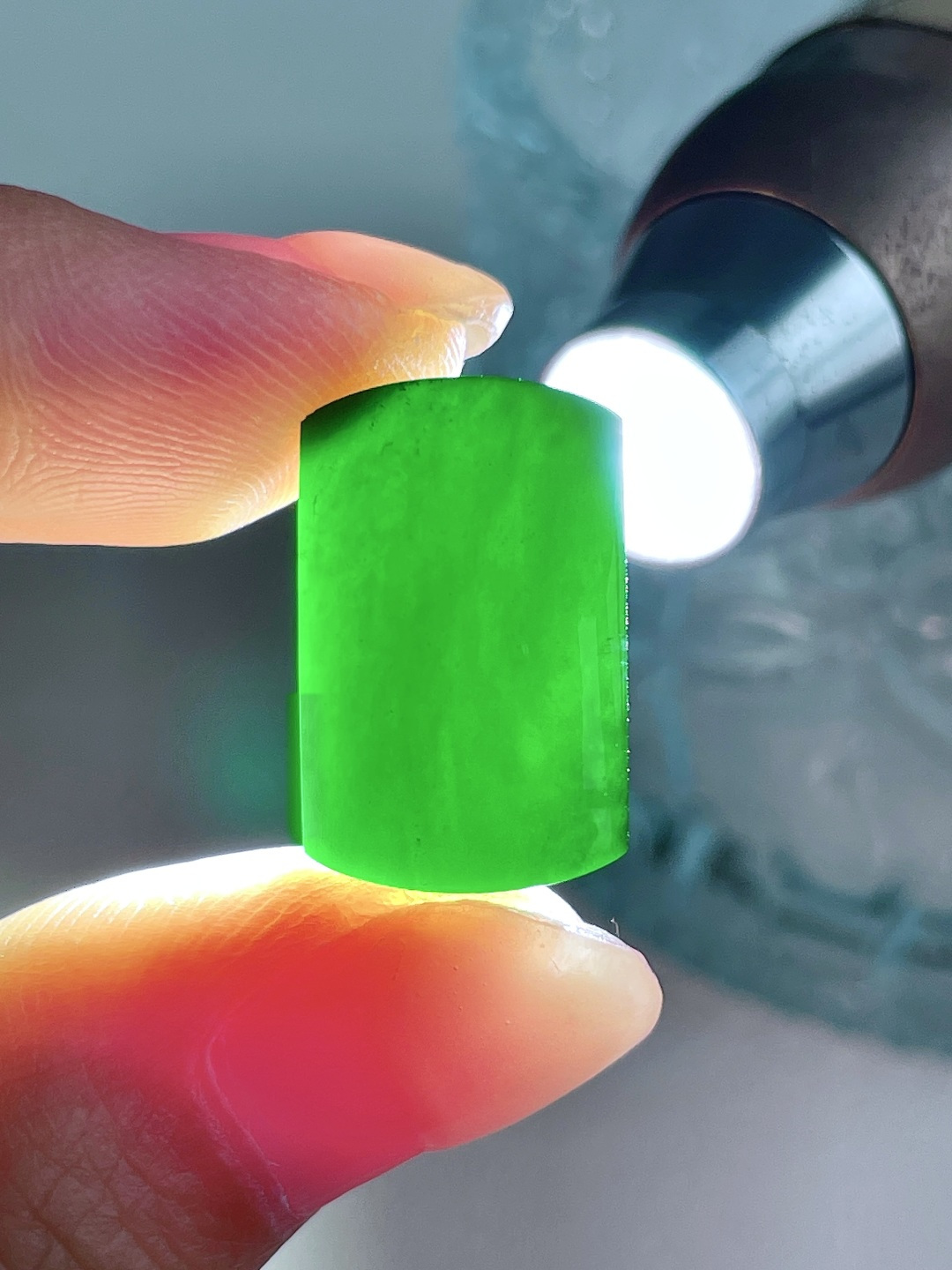 墨翠马鞍戒面，缅料 无裂 性比高，尺寸19.5/12.3/4.2，重量3克