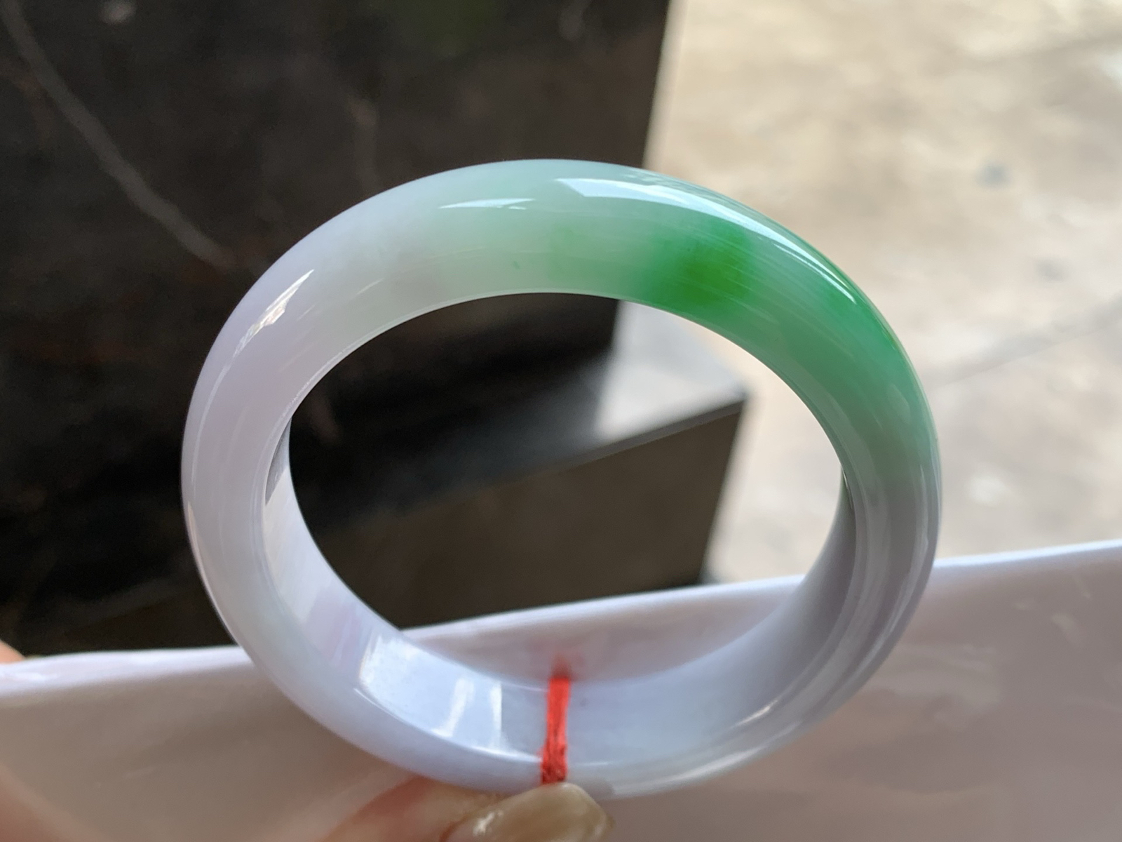 52-12.6-8.2

阳绿色手镯^_^底子细腻 绿色浓郁大气