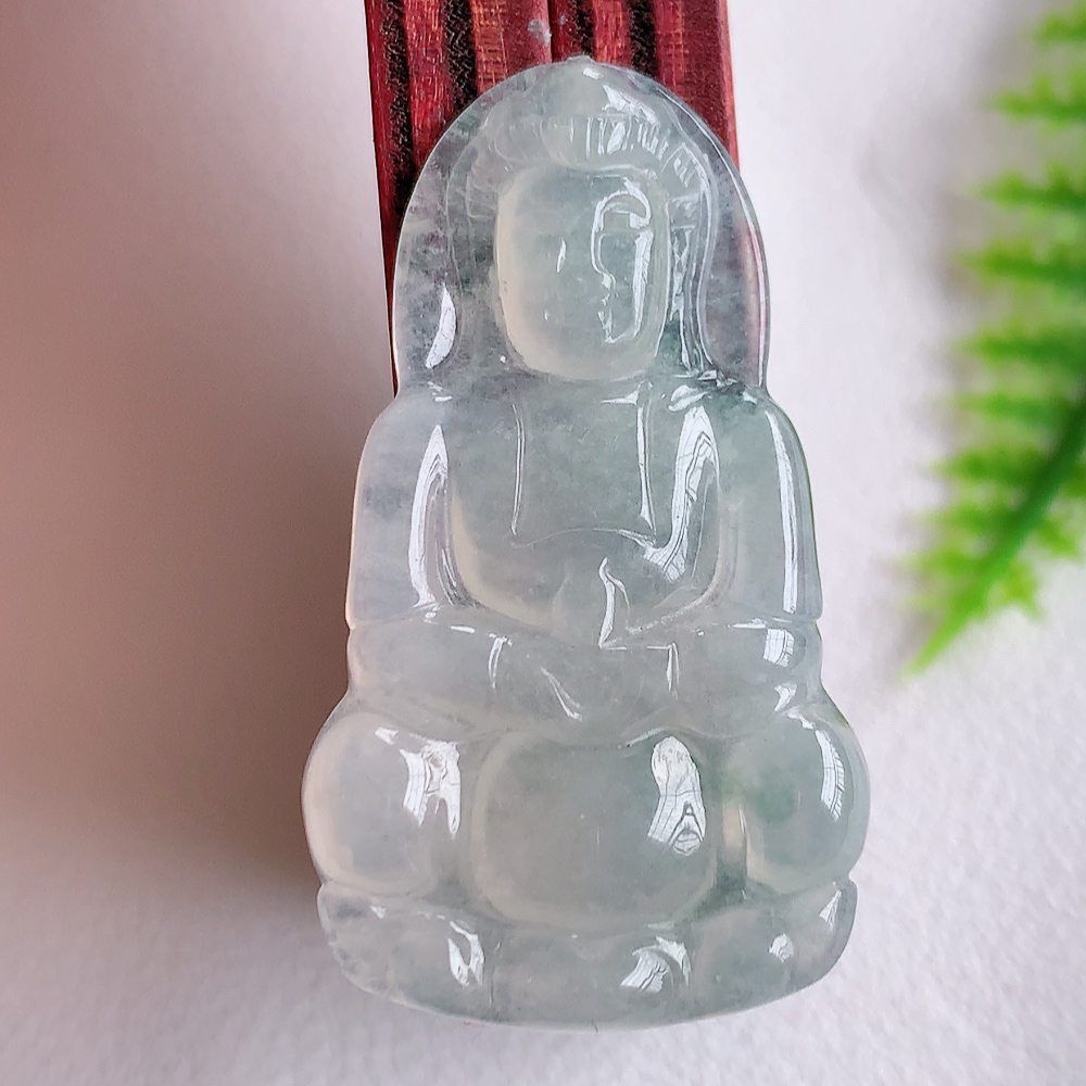 冰润精雕观音吊坠，法相端庄大气，工艺精湛，种色浓郁，细腻饱满冰润，种老水足，收藏佳品，佩戴大气  W   003.22尺寸：36.6-20.9-3.9mm