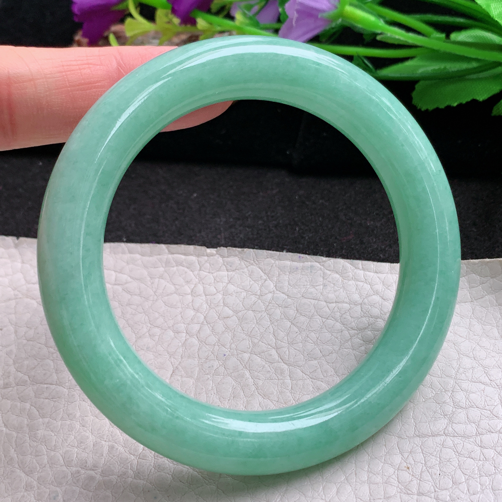 yh实拍57.5*11.3美人镯 天然缅甸翡翠a货手镯满绿圆条玉镯子