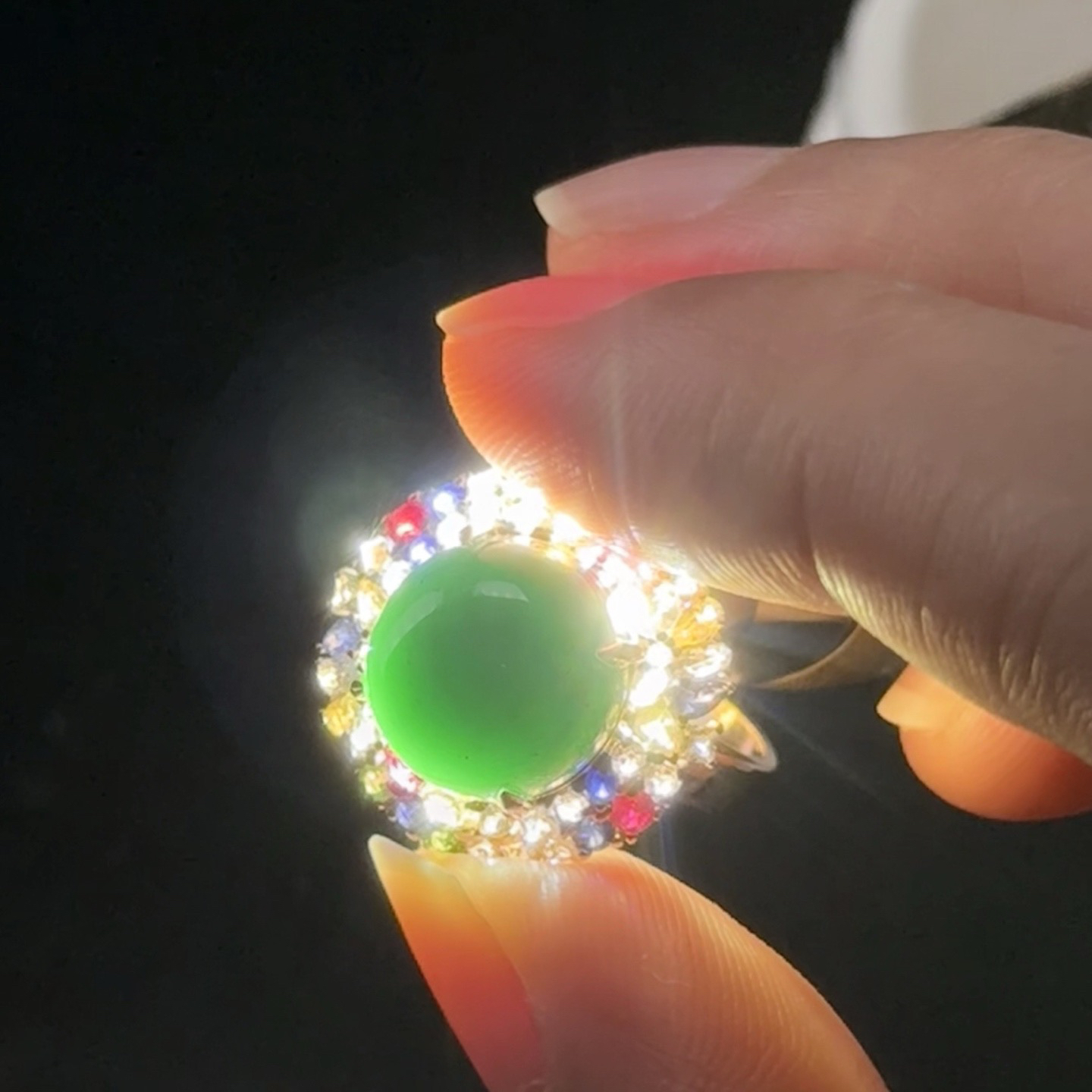 精品豪镶墨翠正圆女戒 种好色正 黑度极好 打灯通透 油性十足  尺寸11.1