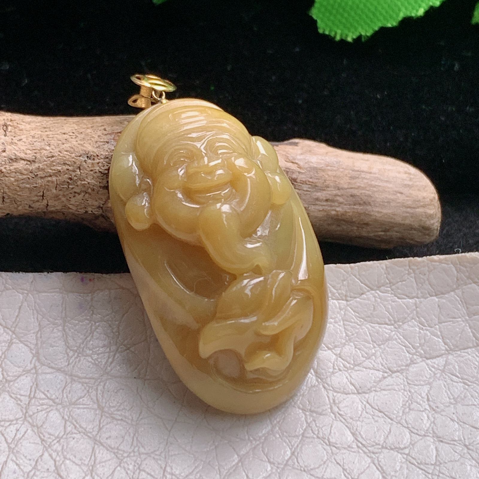 axm实拍30*18*10.2缅甸翡翠黄翡财神爷吊坠镶金扣招财进宝玉坠