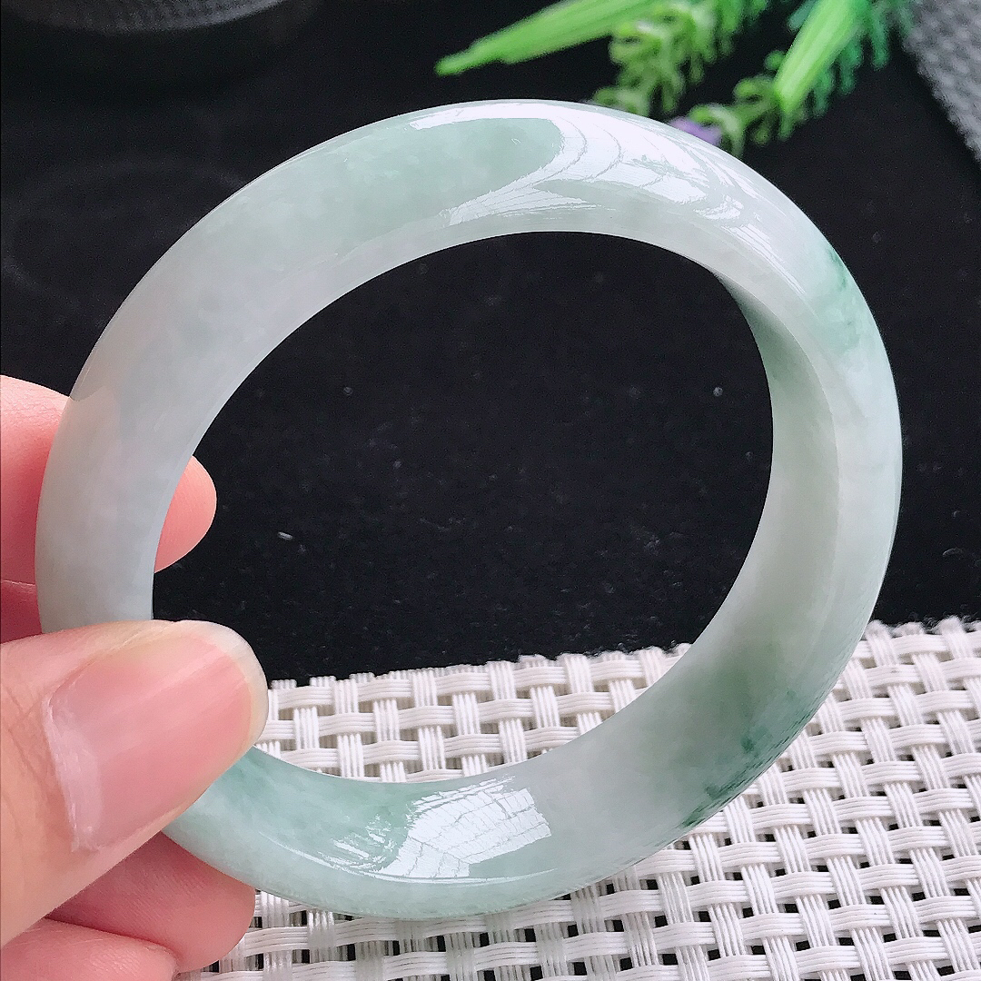 实拍A货翡翠58.5/15.8/8.8老坑精美温润飘花轮胎手镯宽边玉镯平安镯