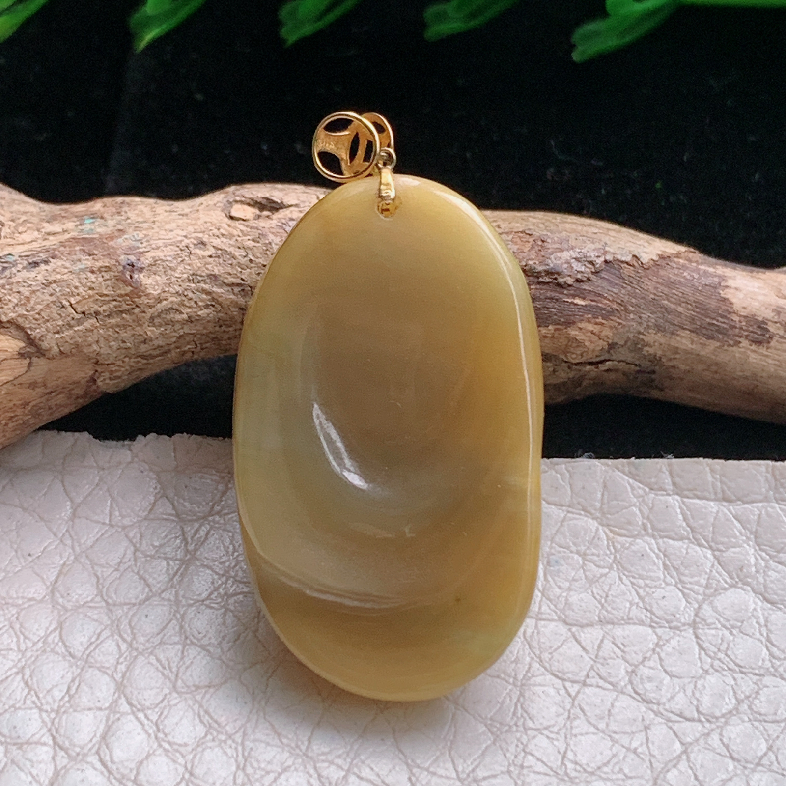 axm实拍30*18*10.2缅甸翡翠黄翡财神爷吊坠镶金扣招财进宝玉坠