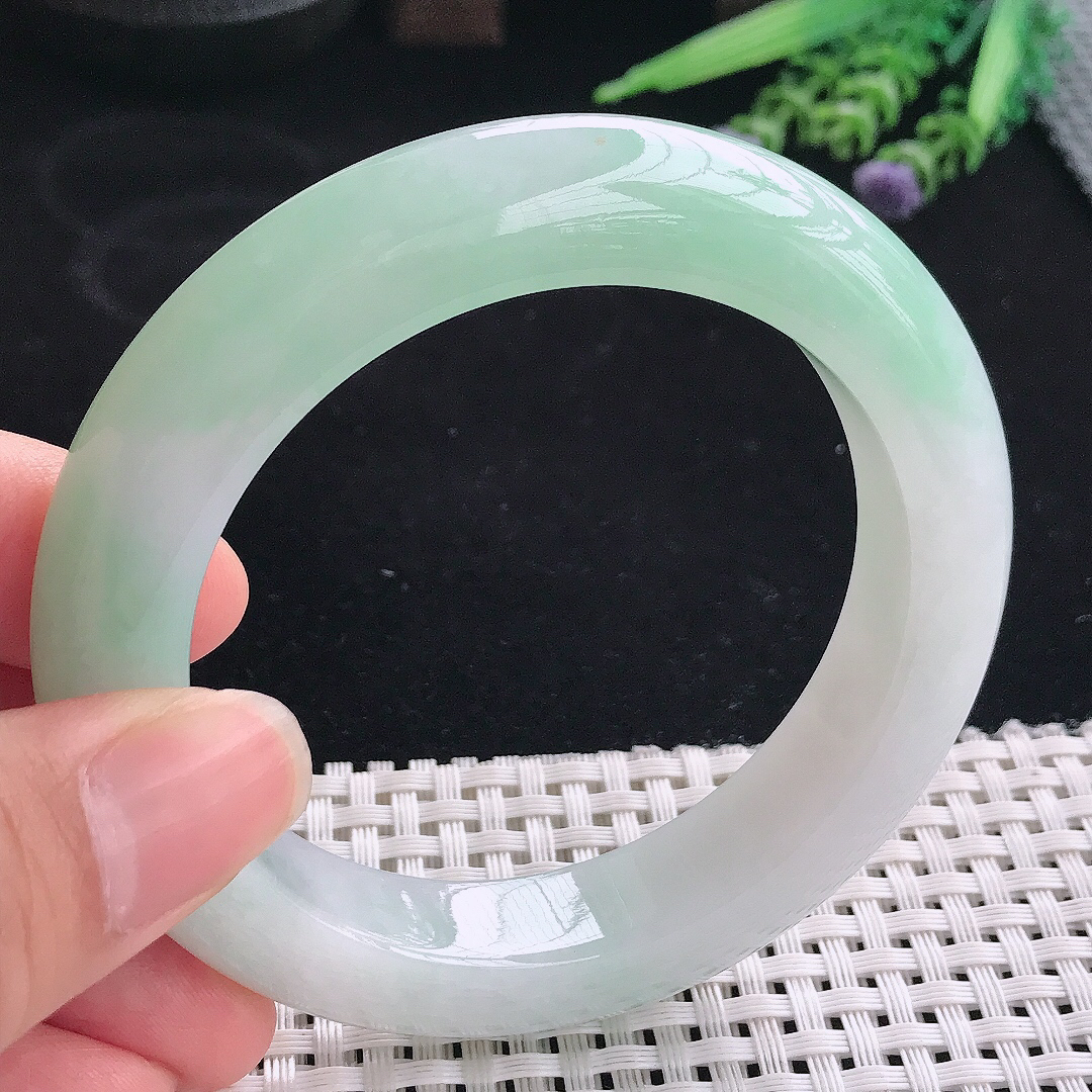 实拍A货翡翠57/12.8/10.8老坑冰润起胶冰晴手镯宽边玉镯平安镯