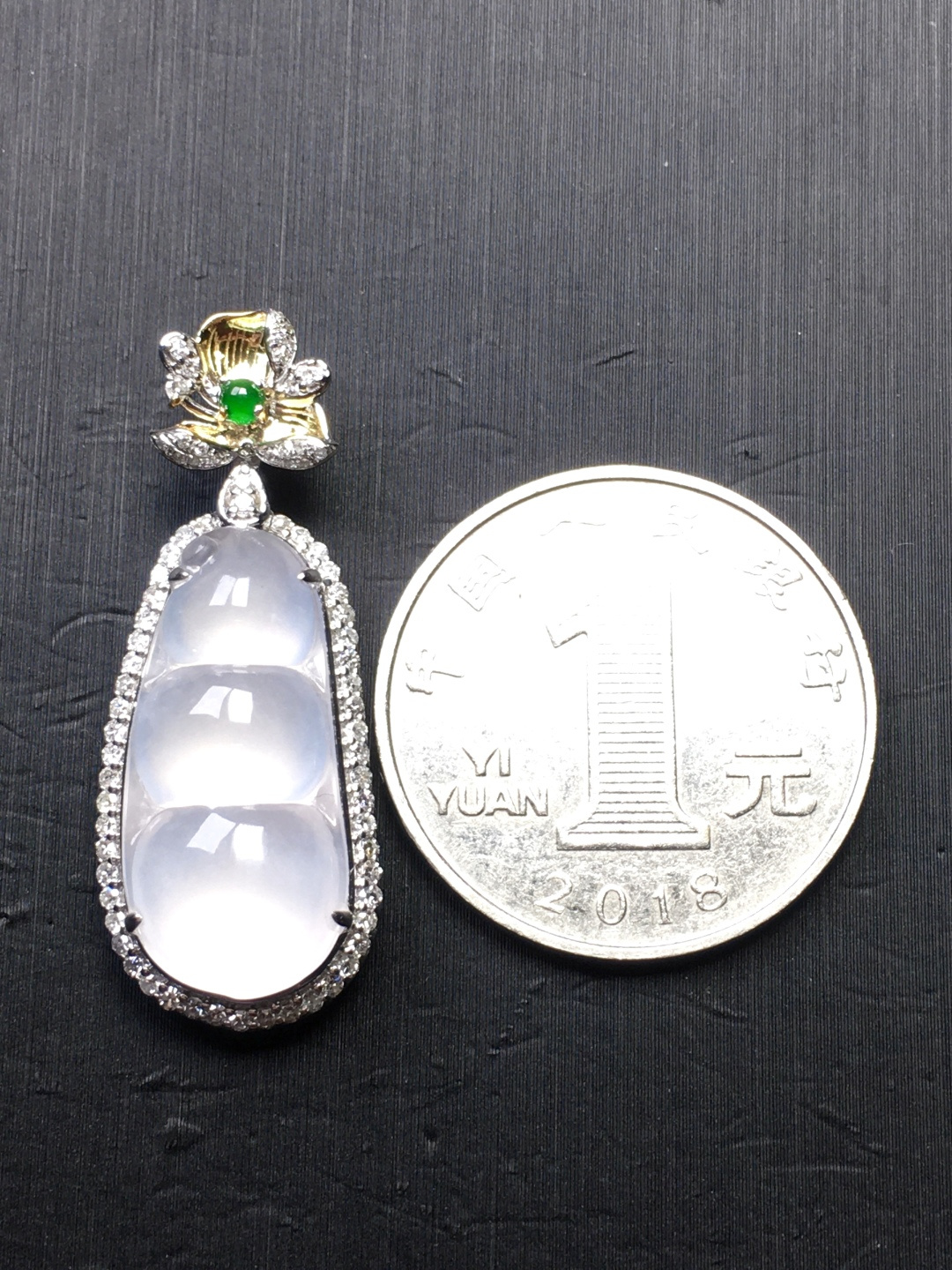 款式时尚精美，18K真金南非真钻石镶嵌，天然翡翠Ａ货，口头不预留，35.0-13.9-8.6