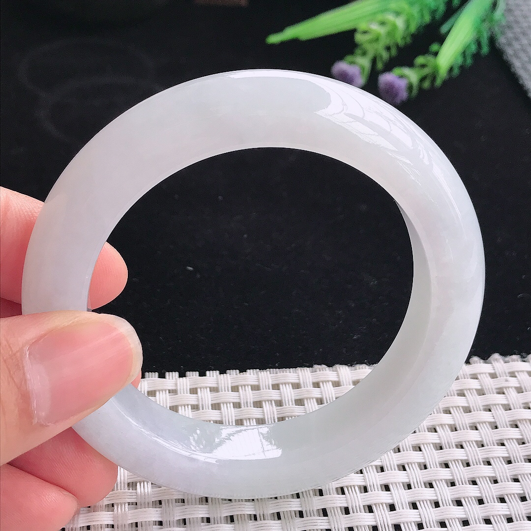 实拍A货翡翠55/12.5/10.3老坑秀气冰润月光白手镯宽边玉镯平安镯