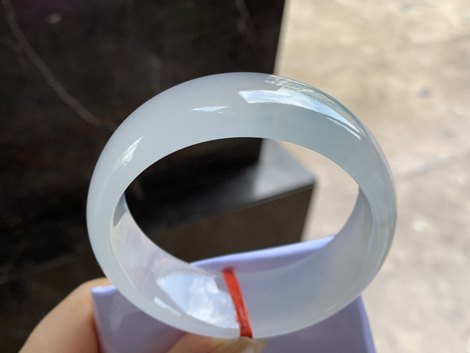 58-21.8-7.4

冰种飘花宽版手镯^_^冰味十足～版型大气