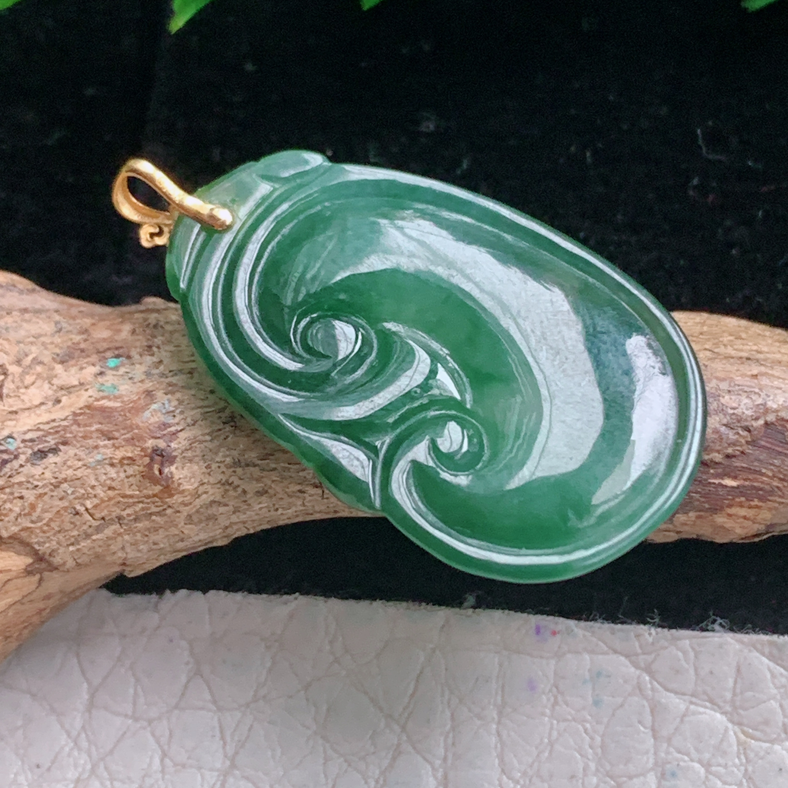 axm实拍32*17.3*3.8缅甸翡翠冰透睛如意吊坠镶金平安如意锁骨坠