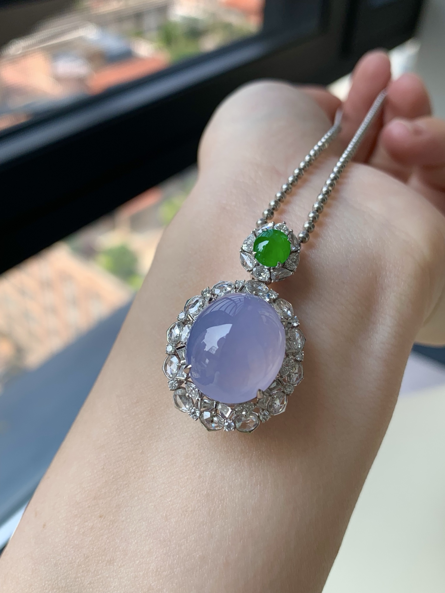 ️，18k金镶嵌蛋面吊坠，紫色浓郁，见光靓美入心坎，尺寸：成品：33.7/21.6/16.1，裸石