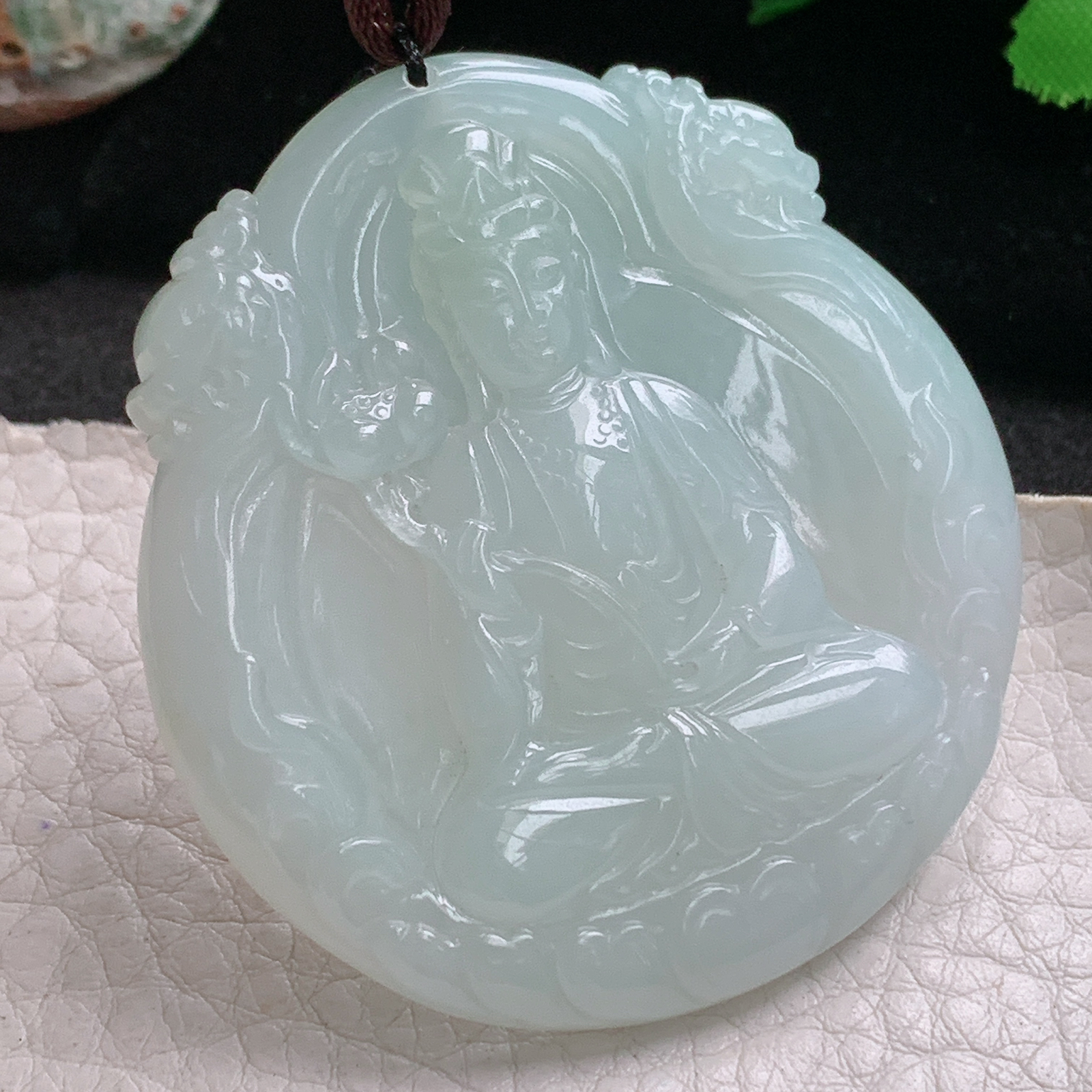 Bg实拍51.5*48*5.8缅甸翡翠浅绿大势至观音菩提吊坠持莲观世音