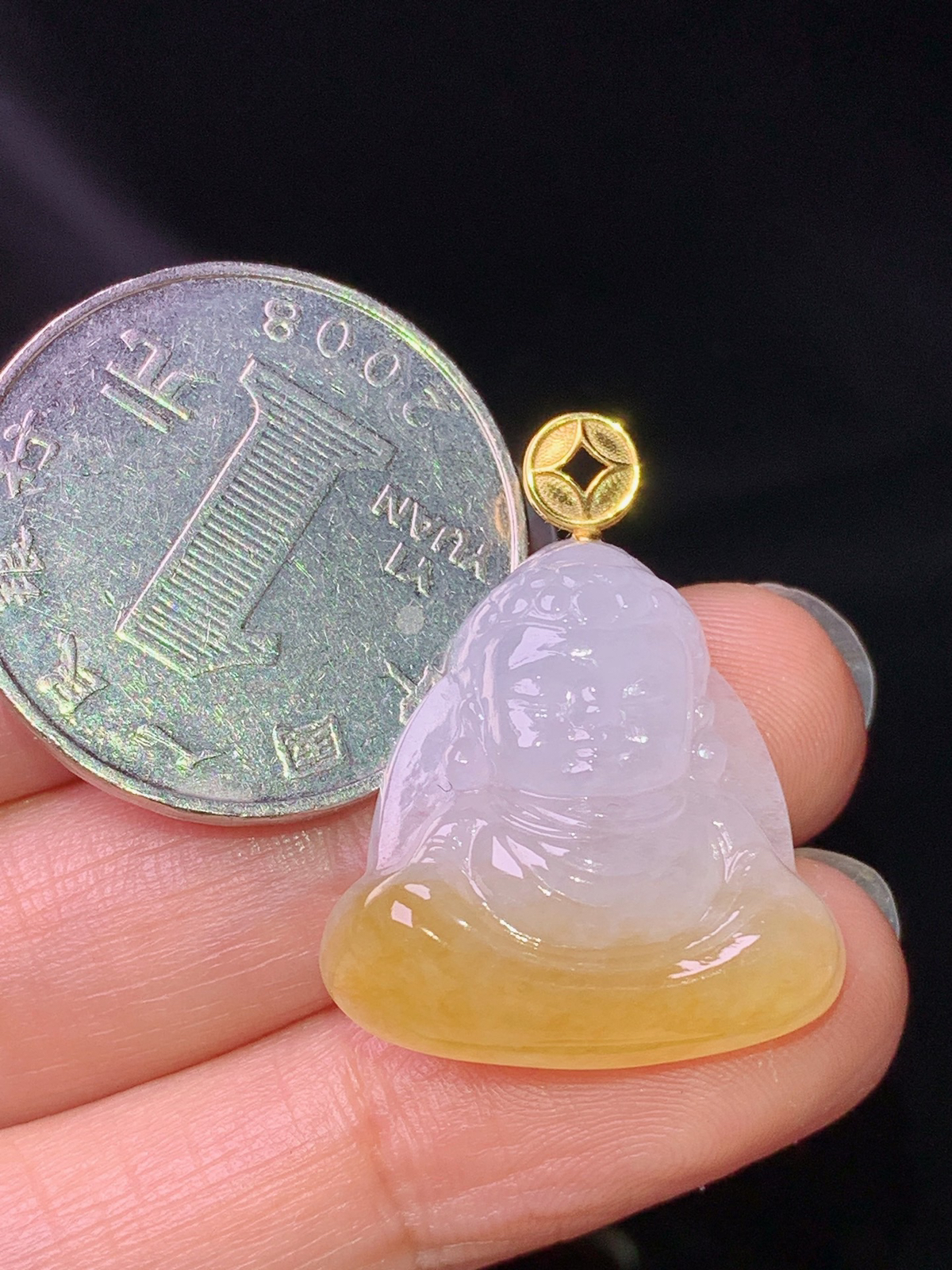 18k金镶嵌飘黄翡宝宝佛吊坠 玉质细腻 色泽艳丽清新 水润亮眼 整体尺寸27.8*21.8*6.2m1