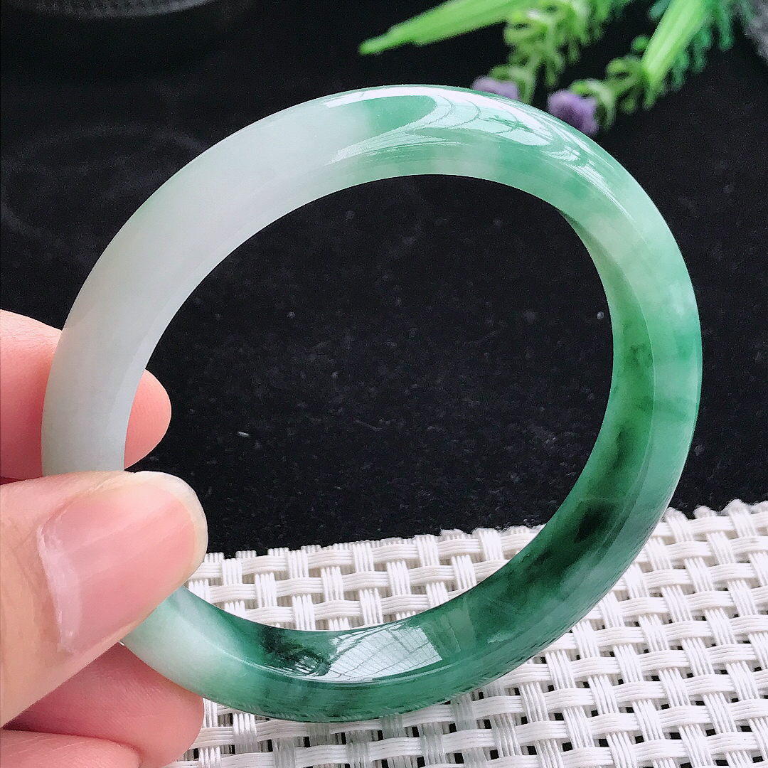 实拍A货翡翠56.5/11/7.8老坑精美温润飘花手镯宽边玉镯平安镯