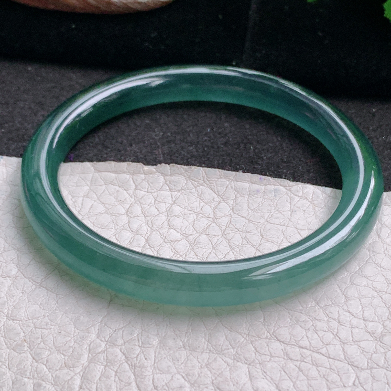 yh小圈口51.3*7*7.5美人镯 天然翡翠a货手镯冰绿圆条玉镯子