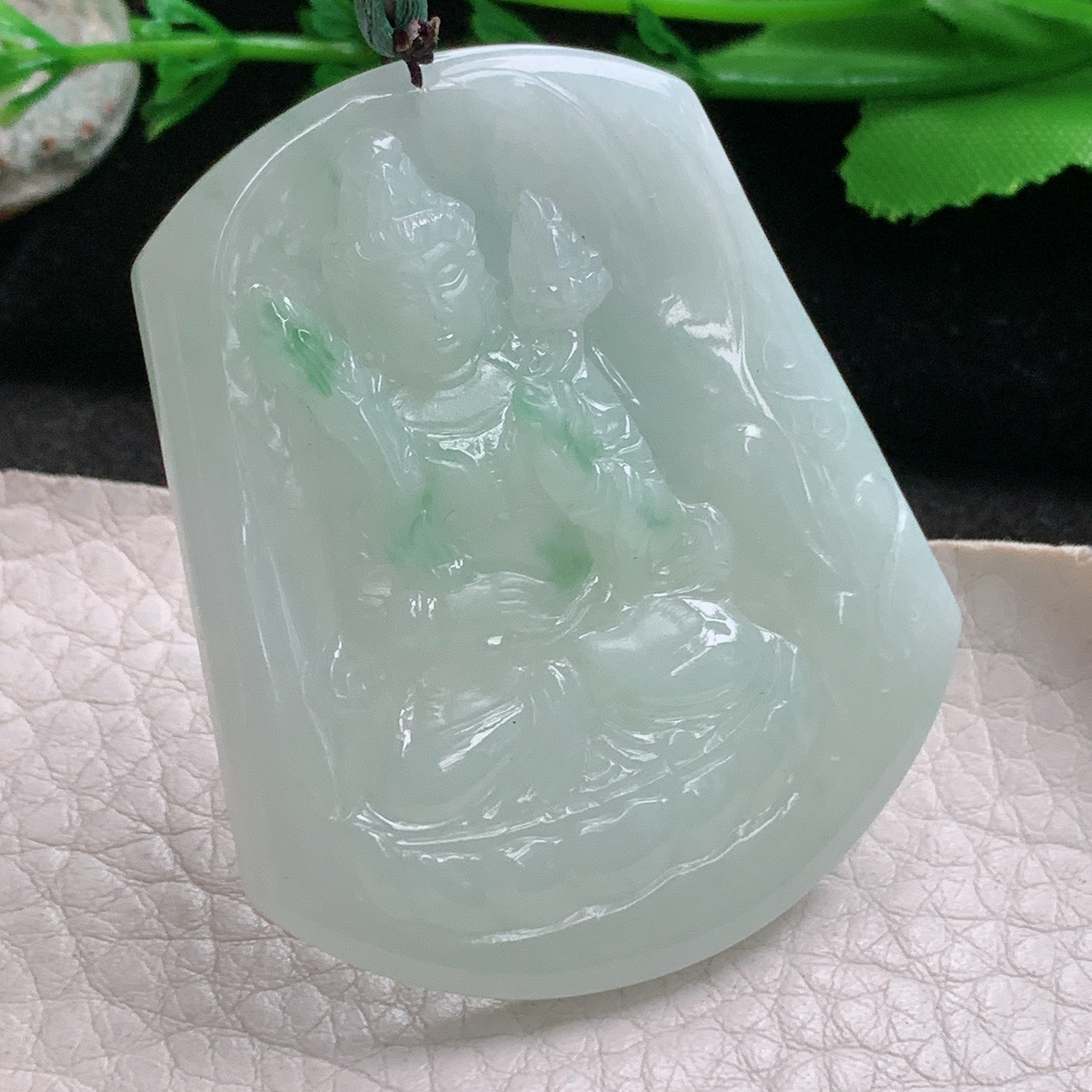 Bg实拍51.5*43.6*5.6缅甸翡翠淡绿飘绿虚空藏菩萨吊坠