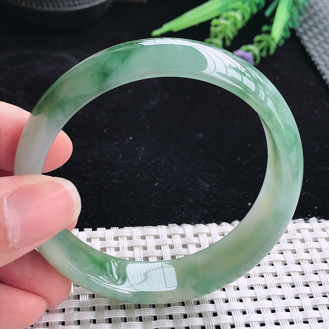 实拍A货翡翠59.5/15.9/7.3老坑冰胶飘花轮胎手镯宽边玉镯平安镯