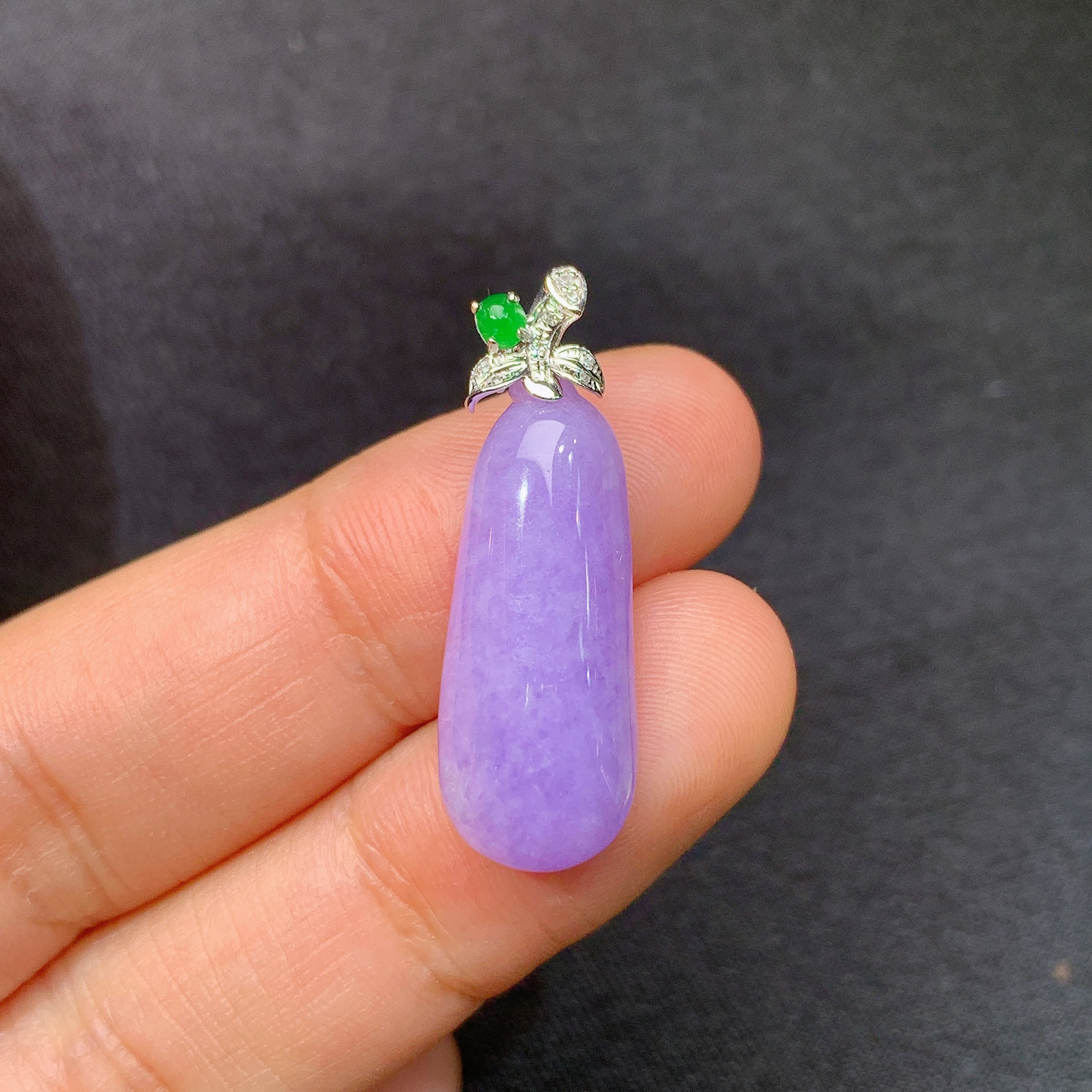 冰紫罗兰福瓜吊坠，18k金镶嵌，温润细腻，颜色鲜艳，Ax 尺寸28.9*9.6*5.7