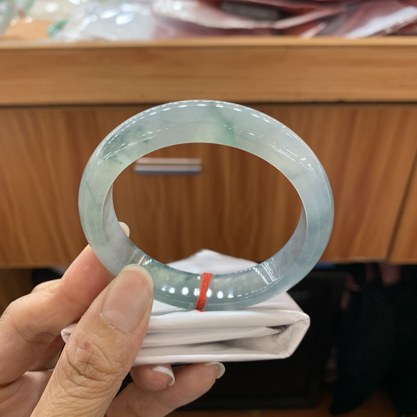 042226JM，冰种蓝飘花正圈翡翠手镯，55.5--12.7-8