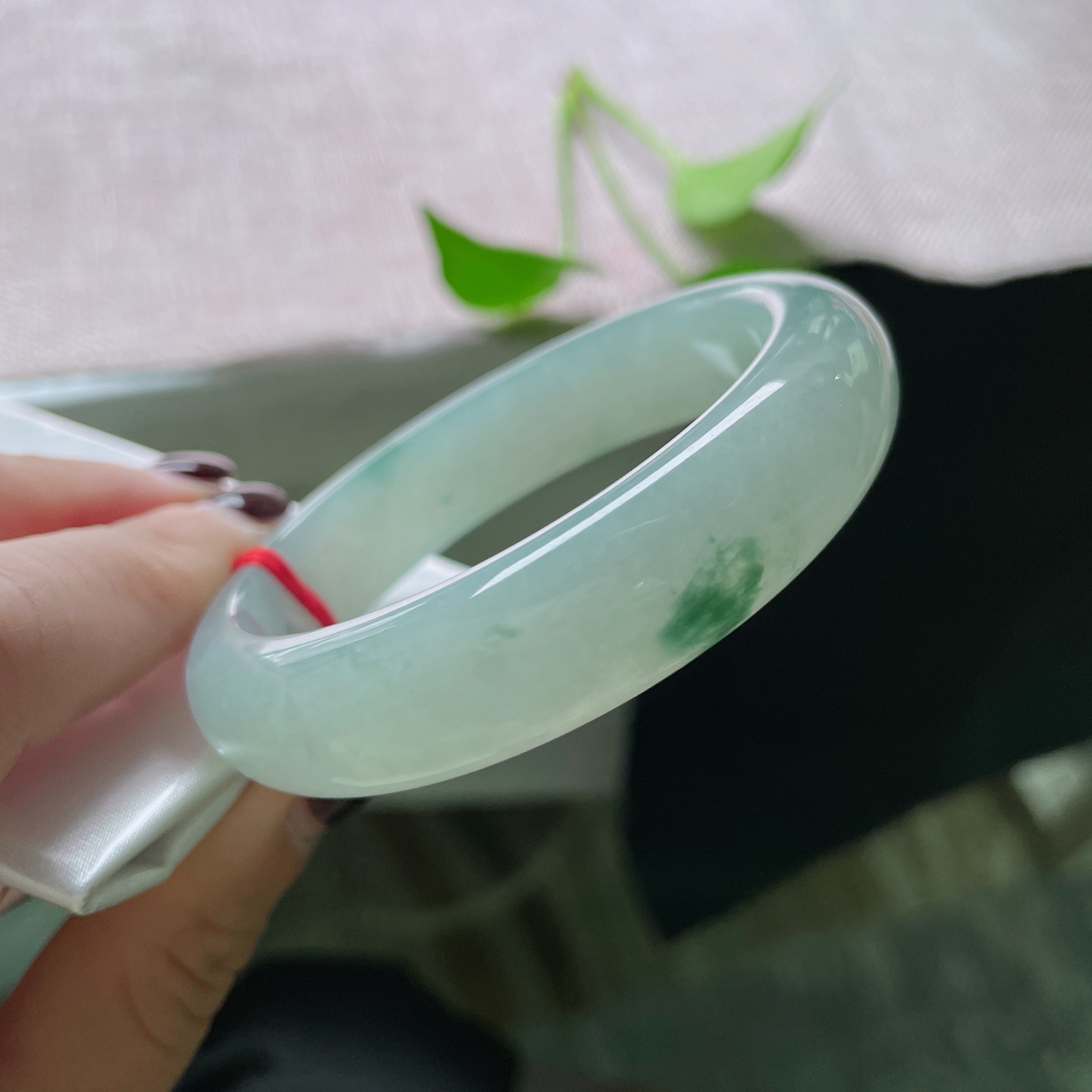 尺寸57.1/14.4/8.2，飘花正圈，底妆细腻，飘花灵动，ss50461a..