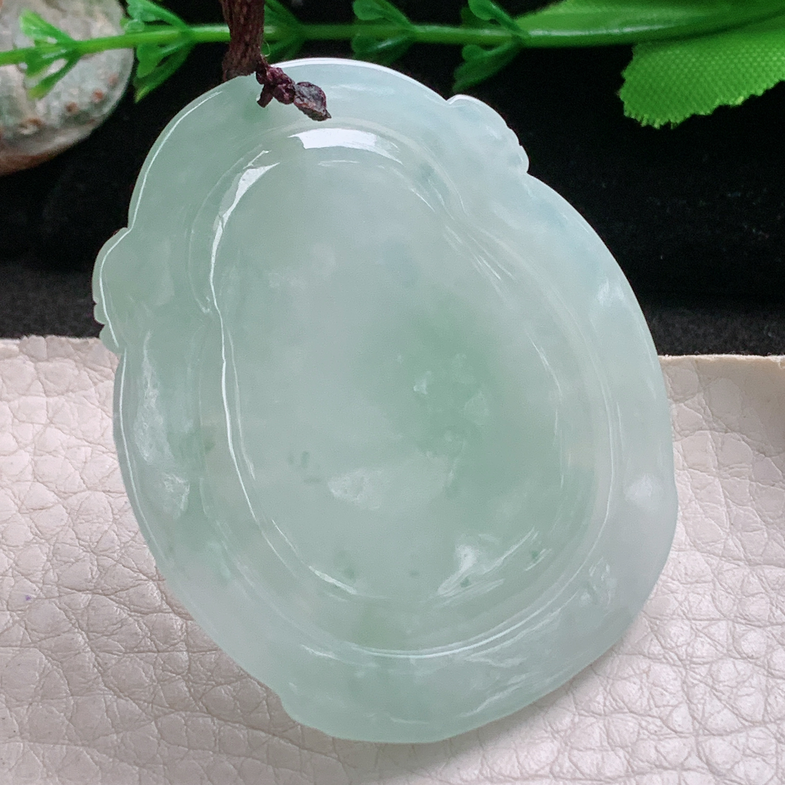 Bg实拍53.5*45.8*6.2缅甸翡翠浅绿千手观音吊坠 精雕守护神