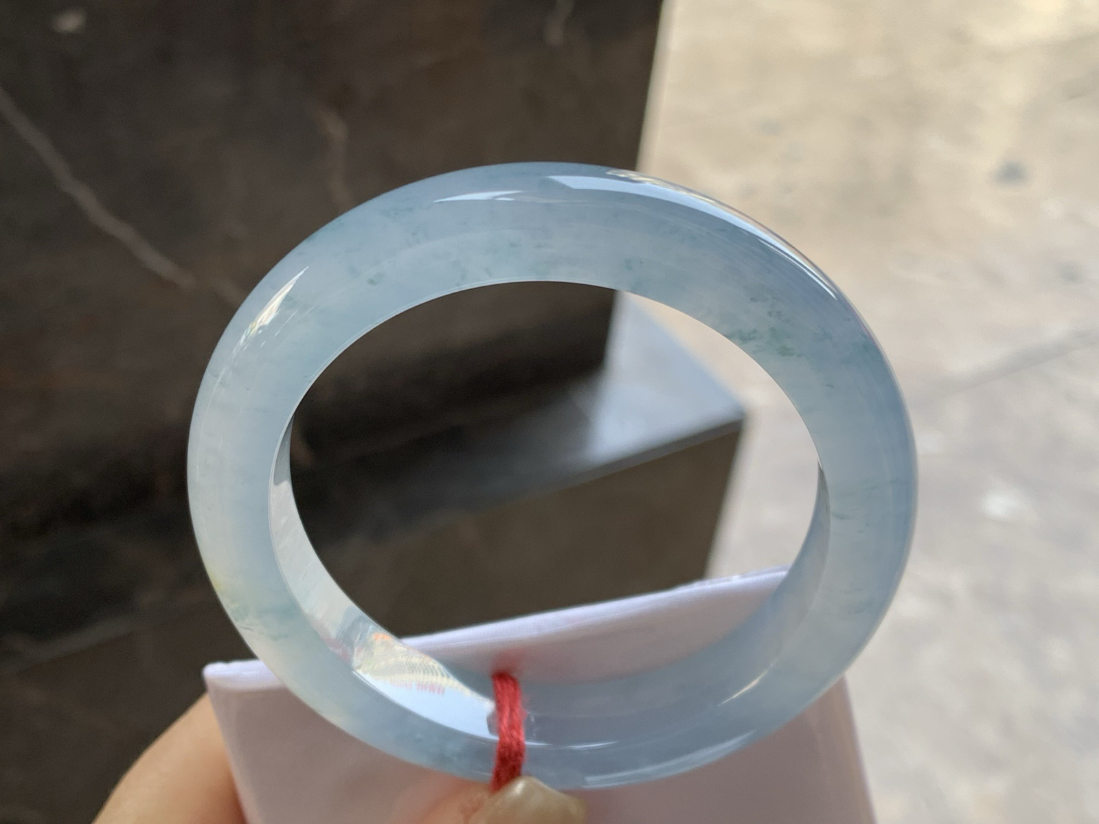 56.5-11.7-9.3

冰种飘花手镯^_^冰味十足 料子漂亮