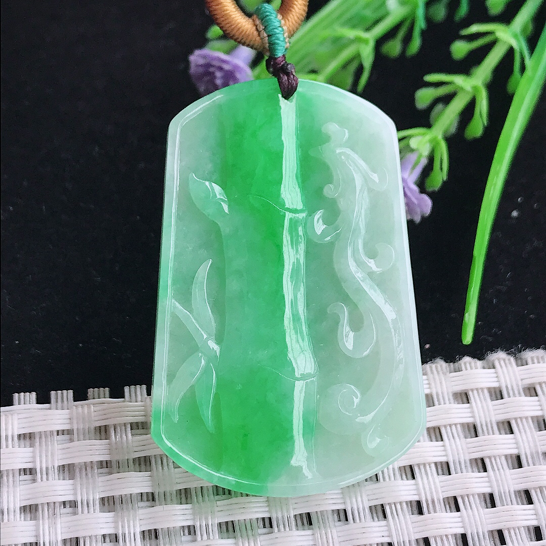 实拍a货翡翠44.5/29.8/5.3老坑精美飘阳绿节节高竹节吊坠翡翠玉坠挂件