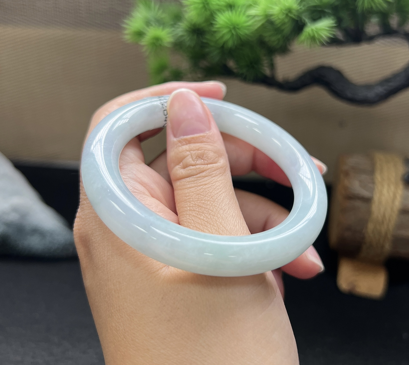 51圈口圆条晴底手镯