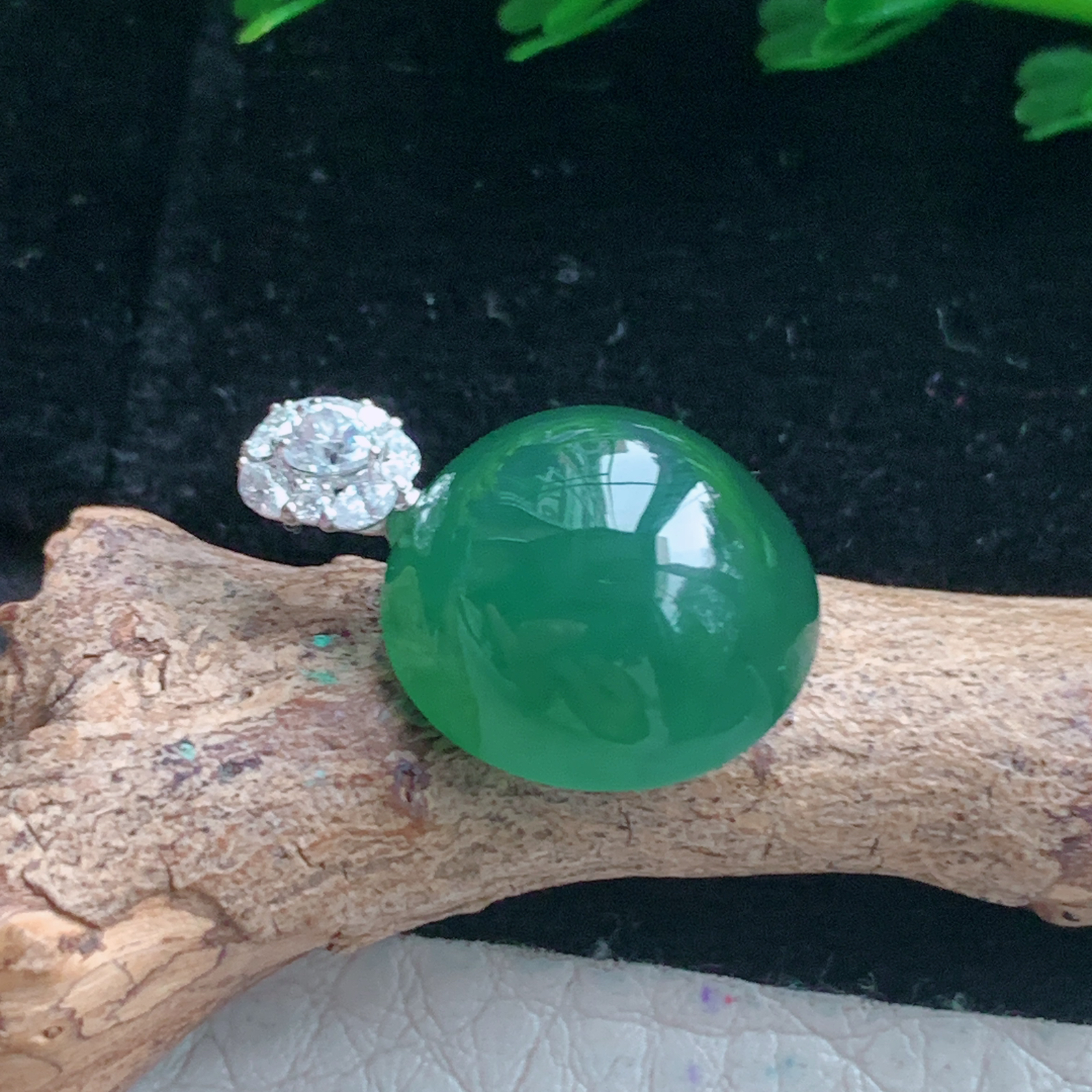 axm实拍20.3*14.2*8.8缅甸翡翠冰种深水绿蛋面吊坠镶金平安鸽子蛋锁骨坠