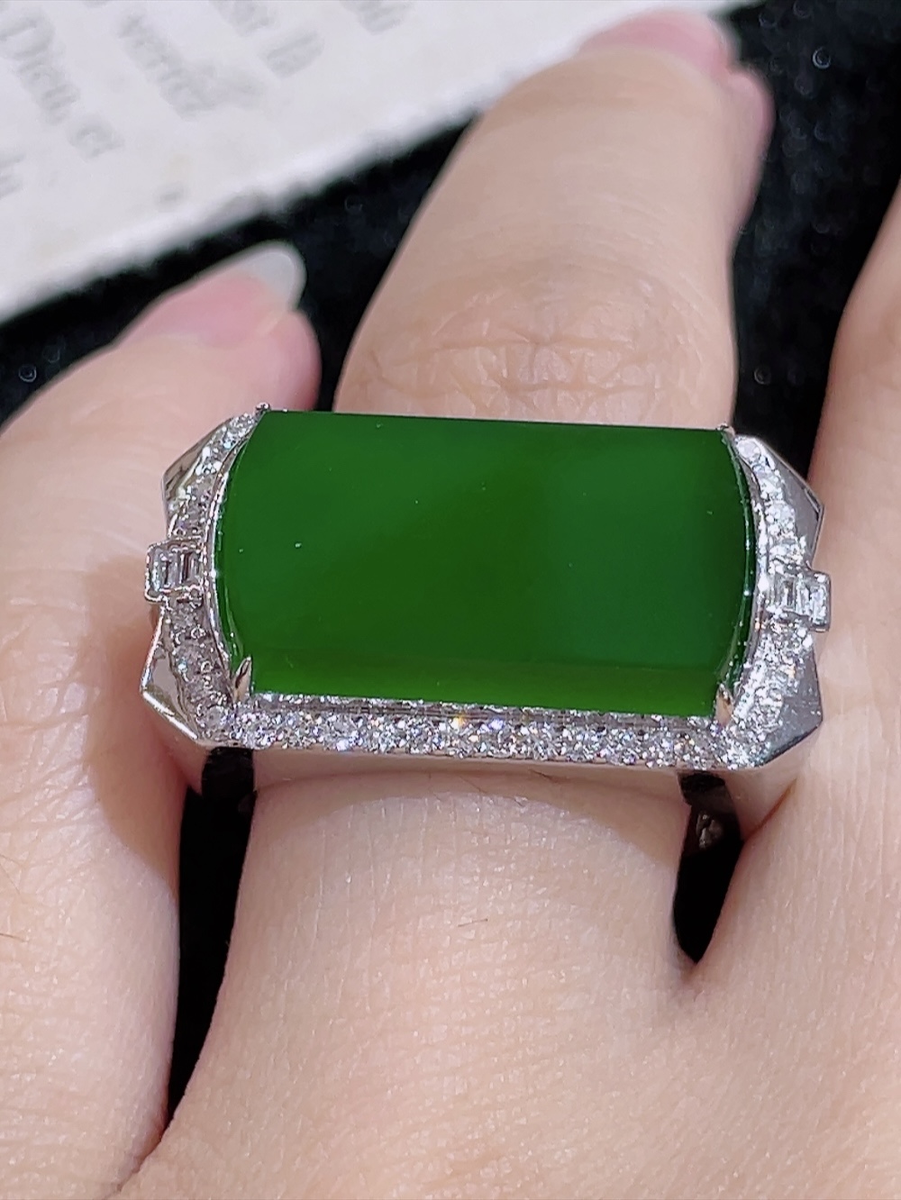 ️，冰绿大马鞍戒指，无裂，18k金镶嵌，种水，重金镶嵌，厚装饱满，高端大气，时尚百搭，性比高，19