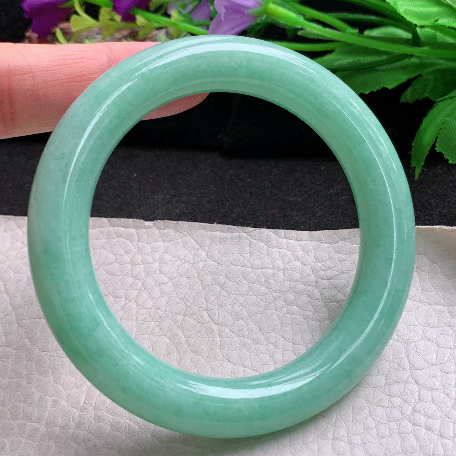 yh实拍57.5*11.3美人镯 天然缅甸翡翠a货手镯满绿圆条玉镯子