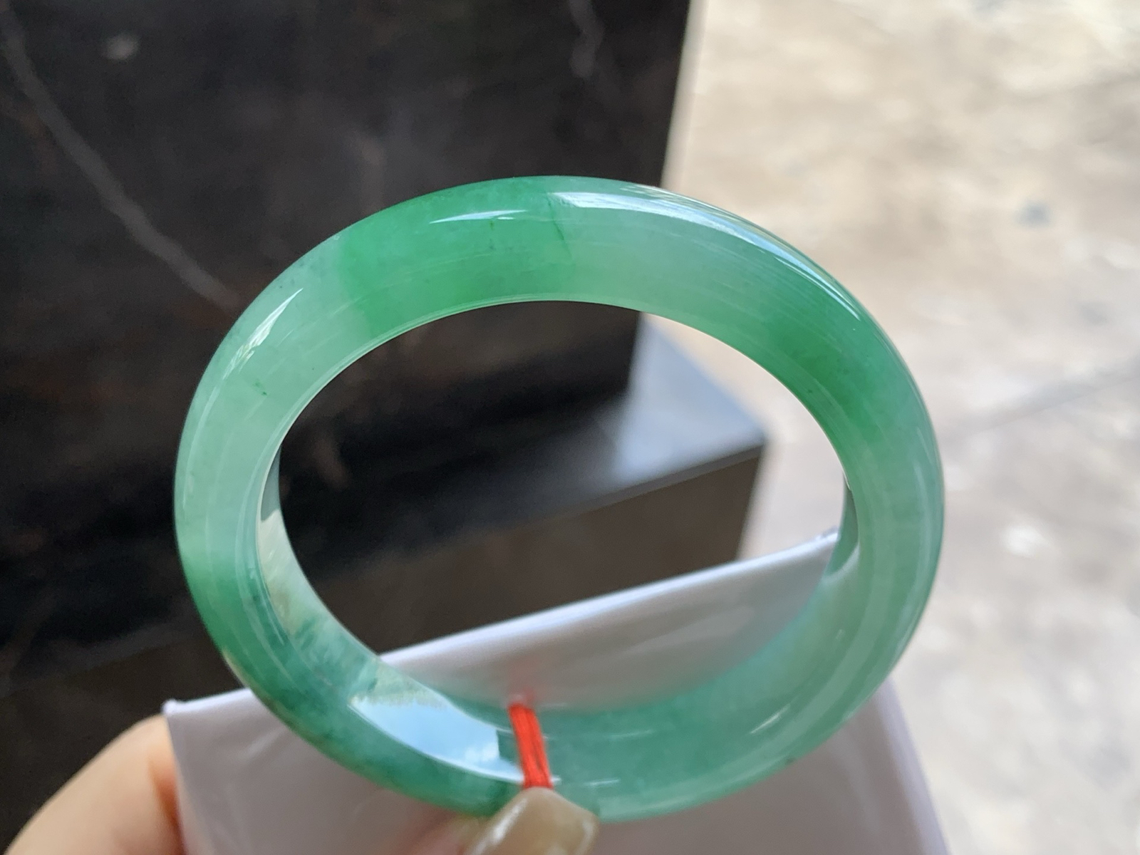 55-11.8-8.6

冰带色手镯^_^有种有色～绿色浓郁漂亮