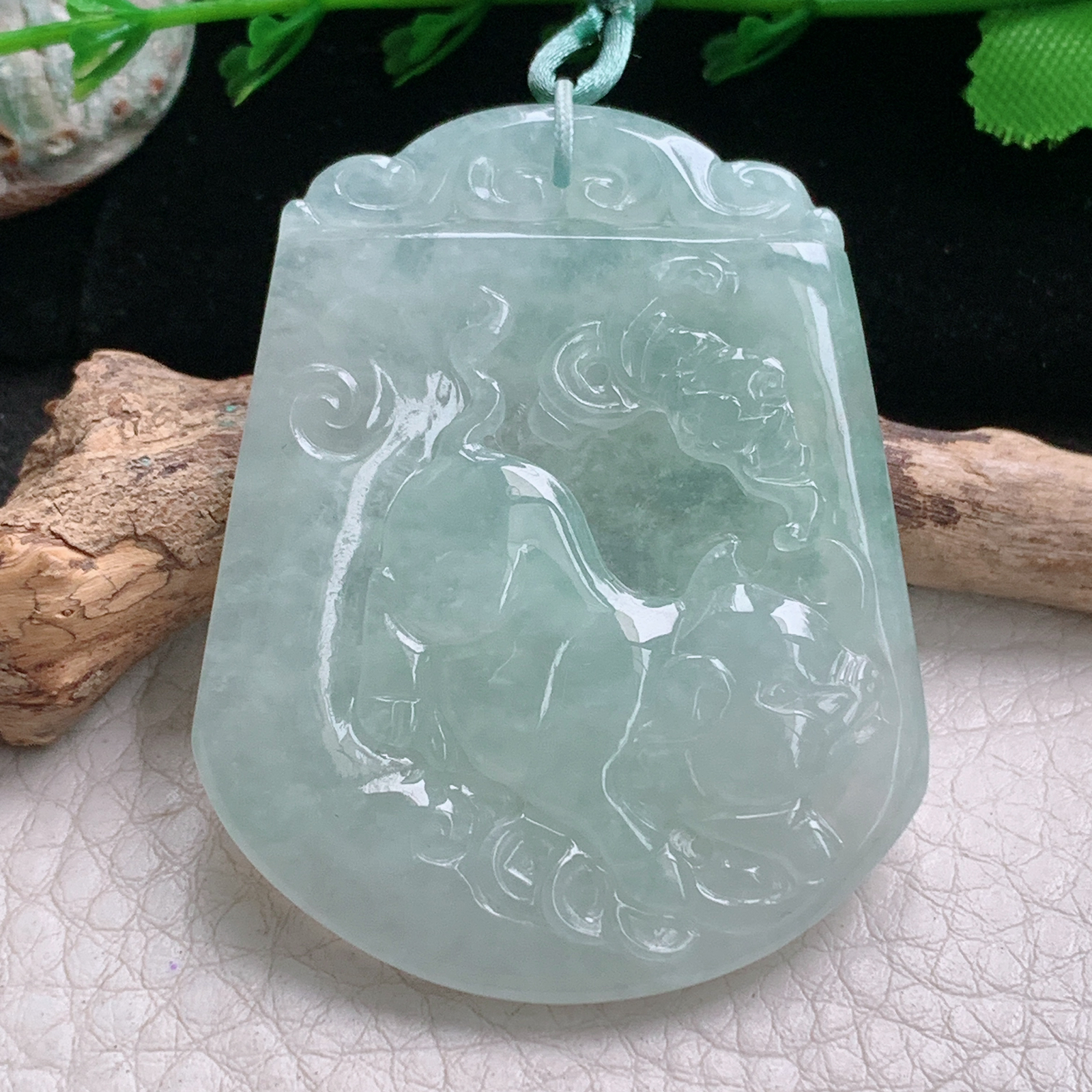 Bg实拍51*40.8*5.3缅甸翡翠冰透招财猪吊坠生肖猪玉坠诸事顺利