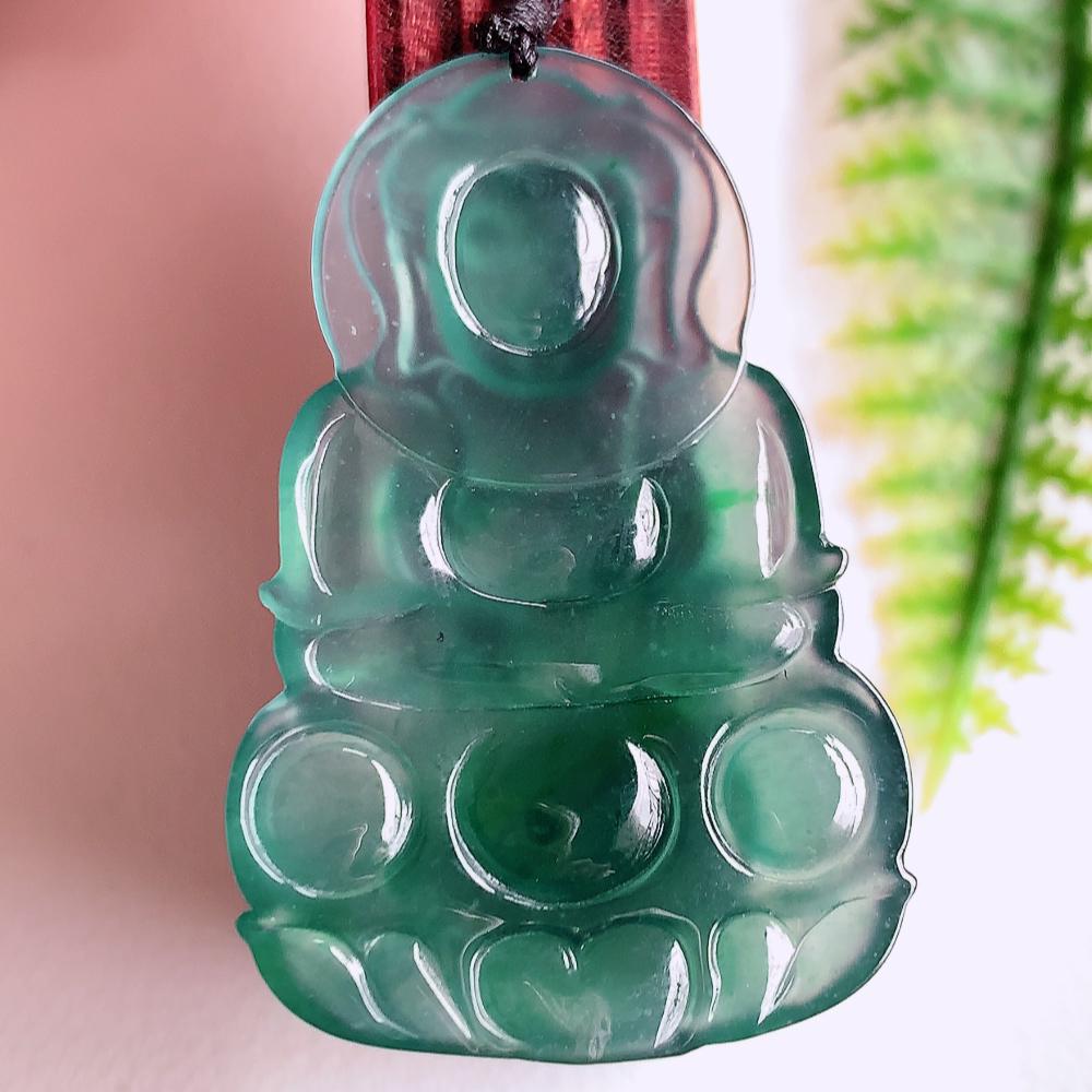 冰润精雕观音吊坠，法相端庄大气，工艺精湛，种色浓郁，细腻饱满冰润，种老水足，收藏佳品，佩戴大气  W   003.22尺寸：38.8-25.9-3.7mm