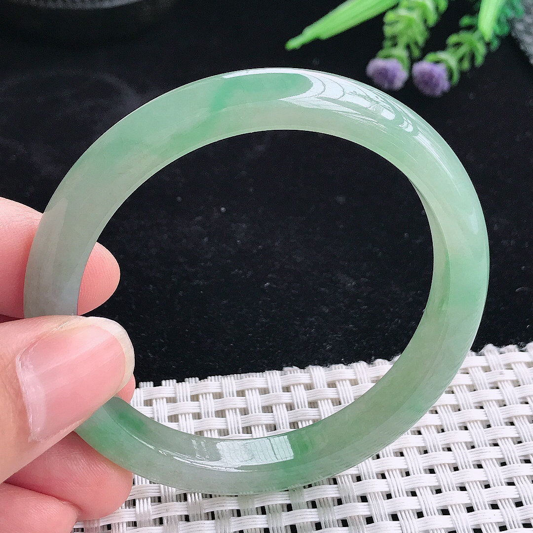 实拍A货翡翠55.5/9/7.8老坑冰胶飘绿手镯宽边玉镯平安镯