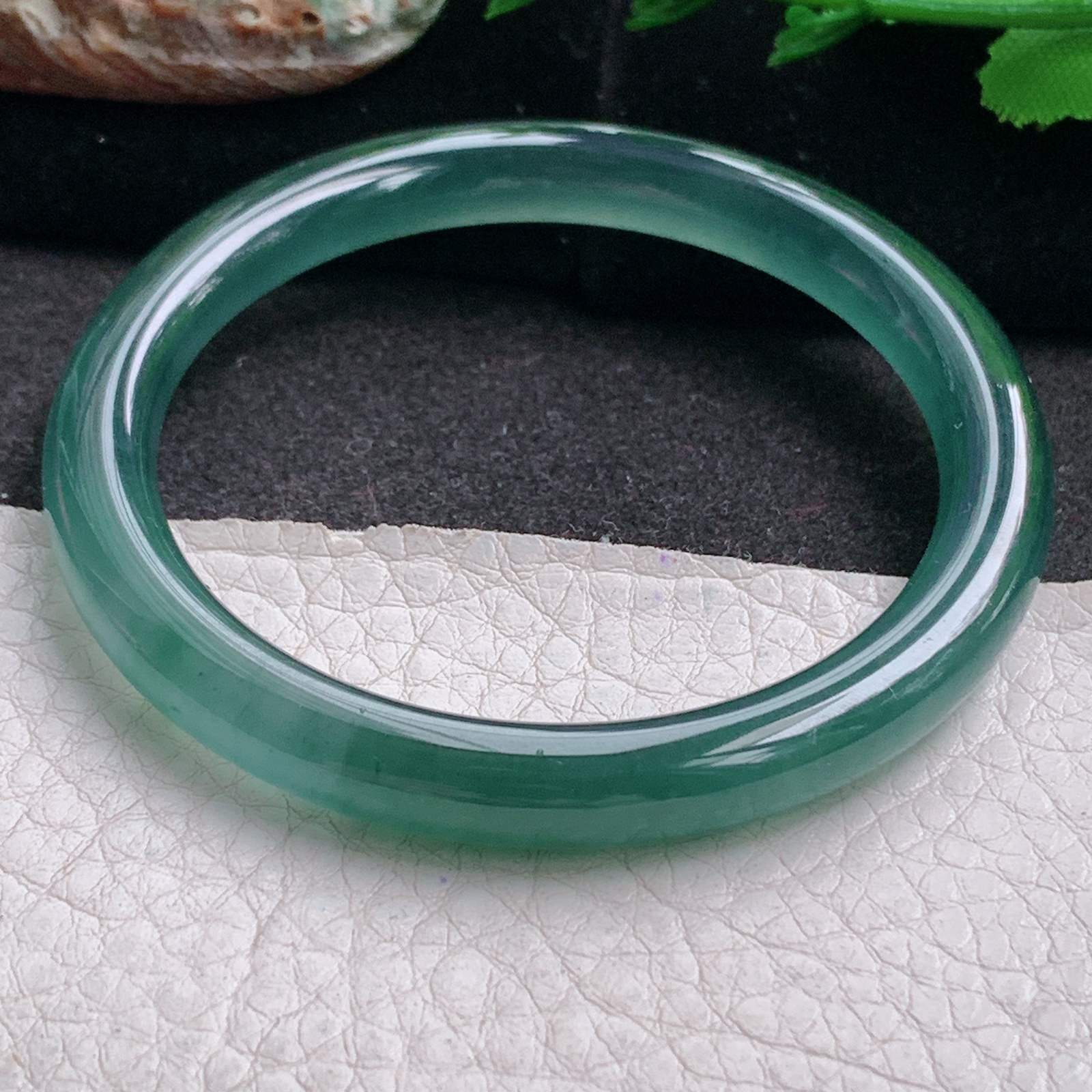 yh小圈口51.3*7*7.5美人镯 天然翡翠a货手镯冰绿圆条玉镯子