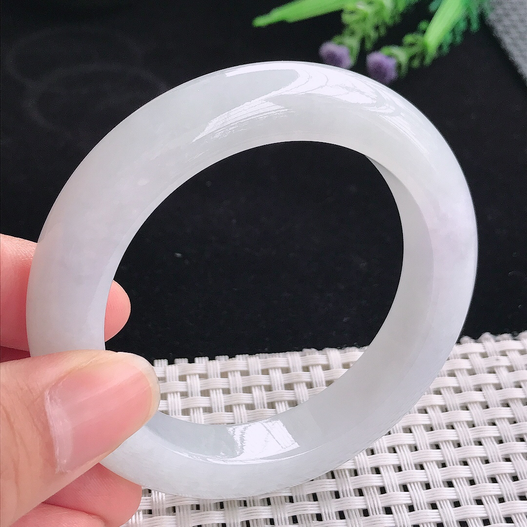 实拍A货翡翠55/12.5/10.3老坑秀气冰润月光白手镯宽边玉镯平安镯