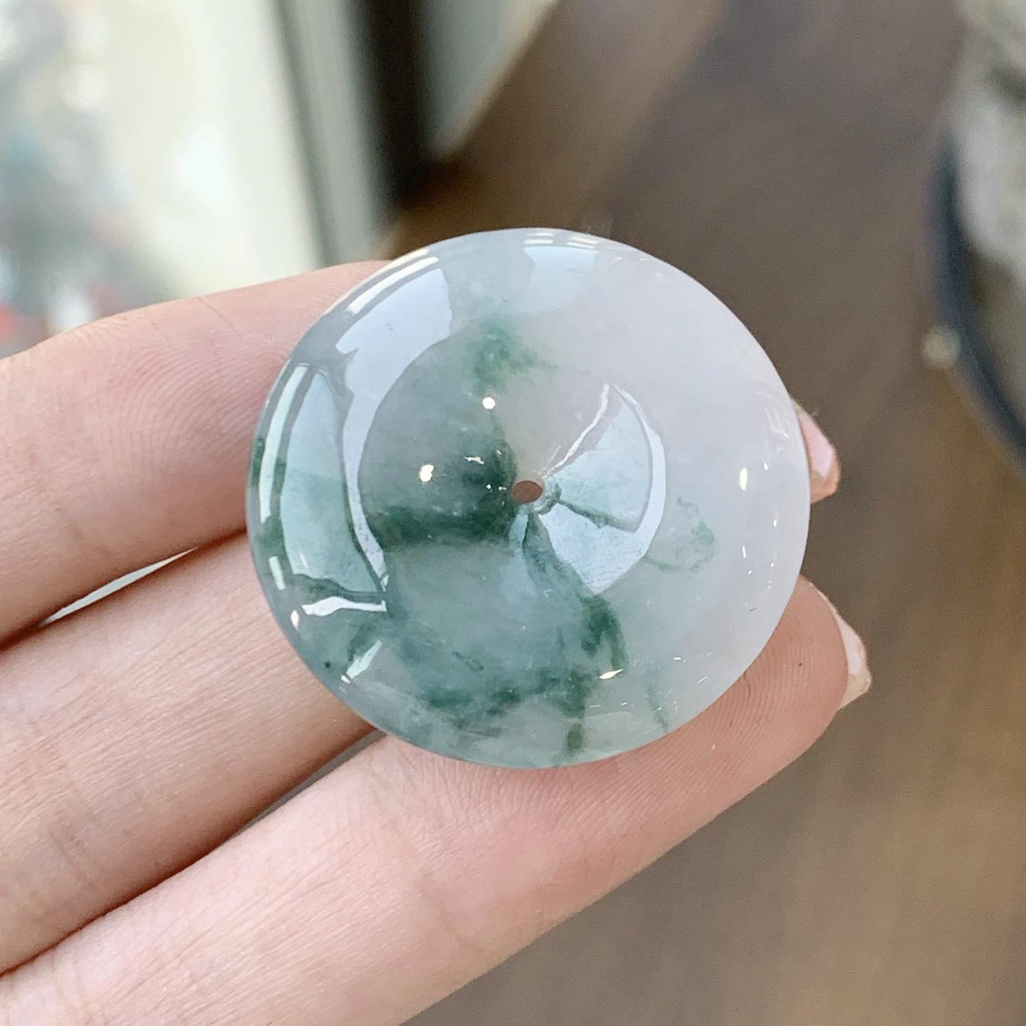 冰种飘花平安扣
YJ3-126-6