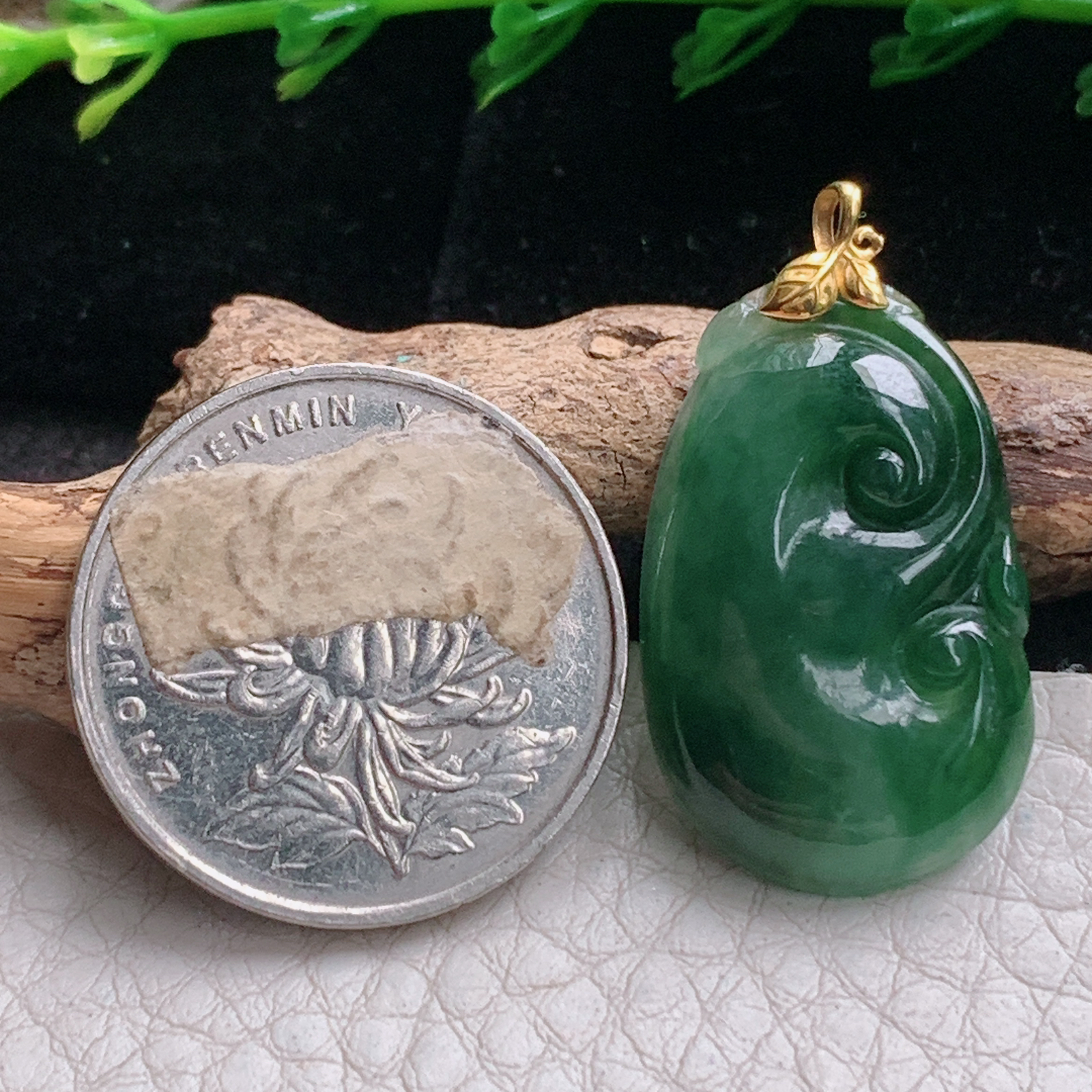 axm实拍32*17.3*3.8缅甸翡翠冰透睛如意吊坠镶金平安如意锁骨坠