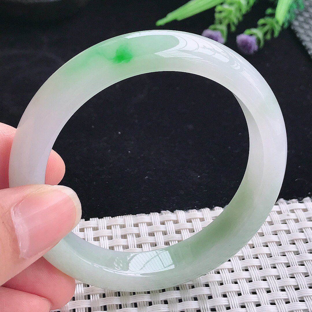 实拍A货翡翠55.8/11.8/8.3老坑冰润起胶飘阳绿手镯宽边玉镯平安镯