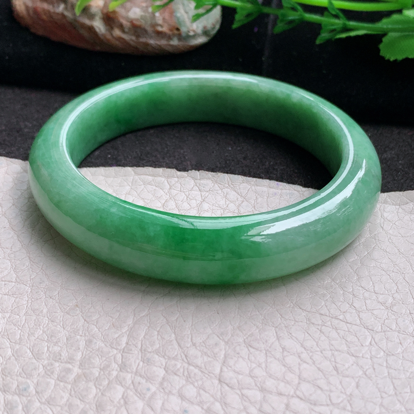 xx实拍57*12.9*8.8平安镯 天然缅甸翡翠a货手镯辣绿正圈玉镯子