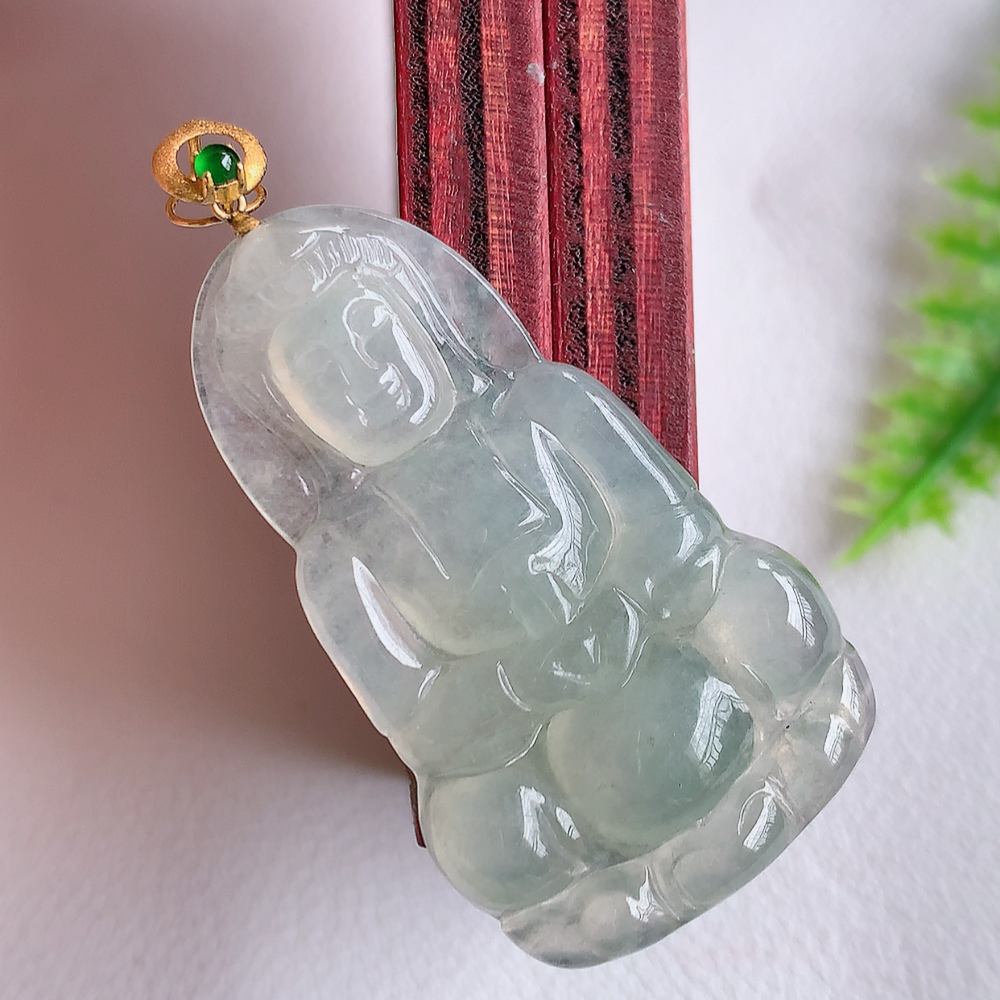 18k金扣冰润精雕观音吊坠，法相端庄大气，工艺精湛，种色浓郁，细腻饱满冰润，种老水足，收藏佳品，佩戴大气  W   003.22尺寸：37.7-21.7-4.2mm