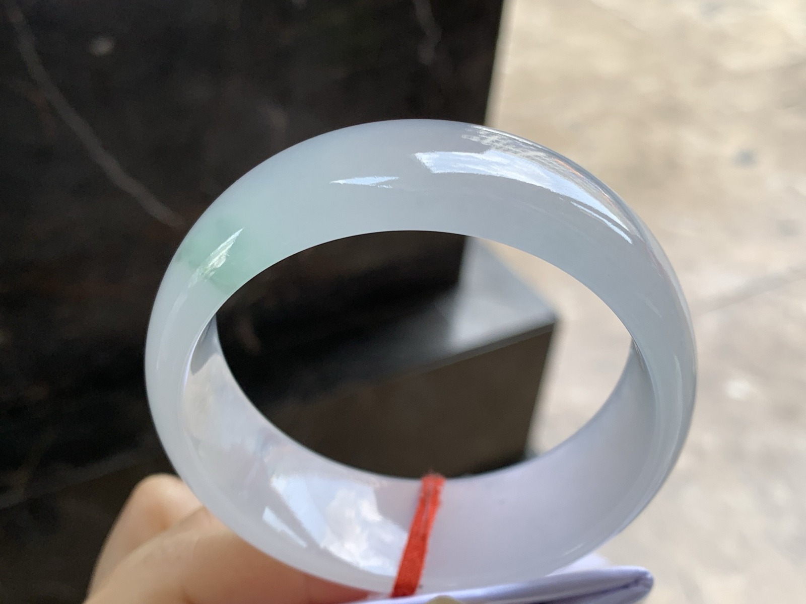 58-21.8-7.4

冰种飘花宽版手镯^_^冰味十足～版型大气