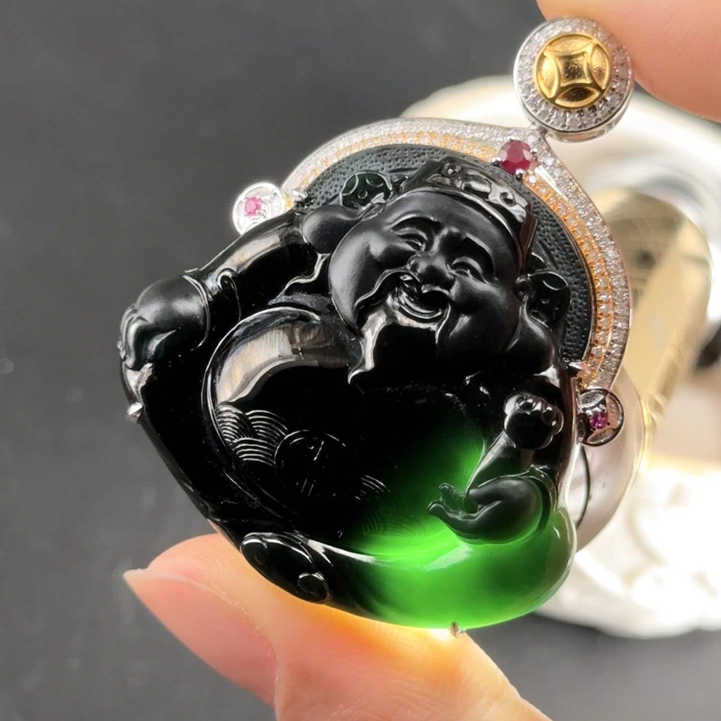 精品18k墨翠财神爷 种好色正 黑度极好 打灯通透 油性十足  尺寸50.2