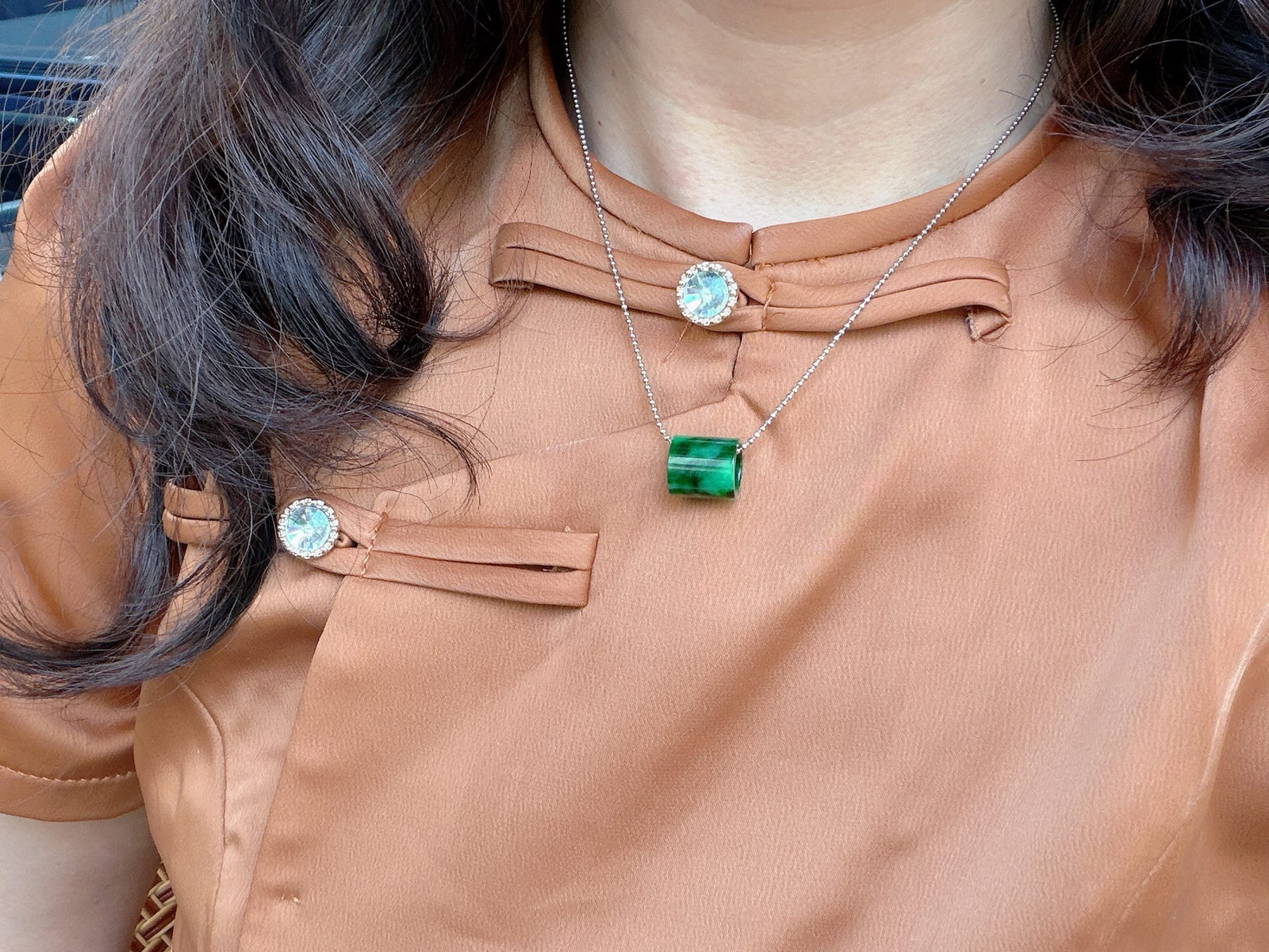 #冰飘辣绿路路通，

种水冰润，色阳味正